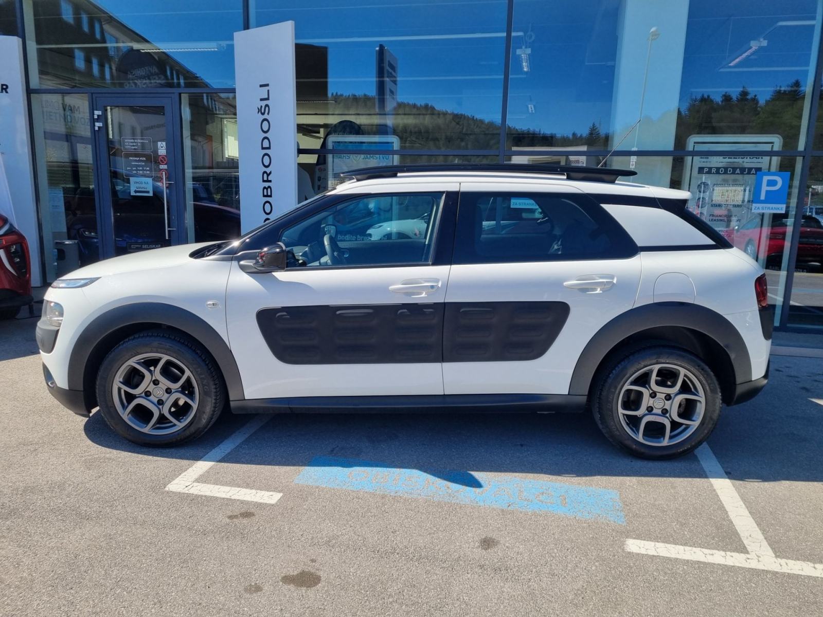 Citroën C4 Cactus 1.6 HDi - SLOVENSKO POREKLO - POTRJENA SERVISNA, fotografija 4