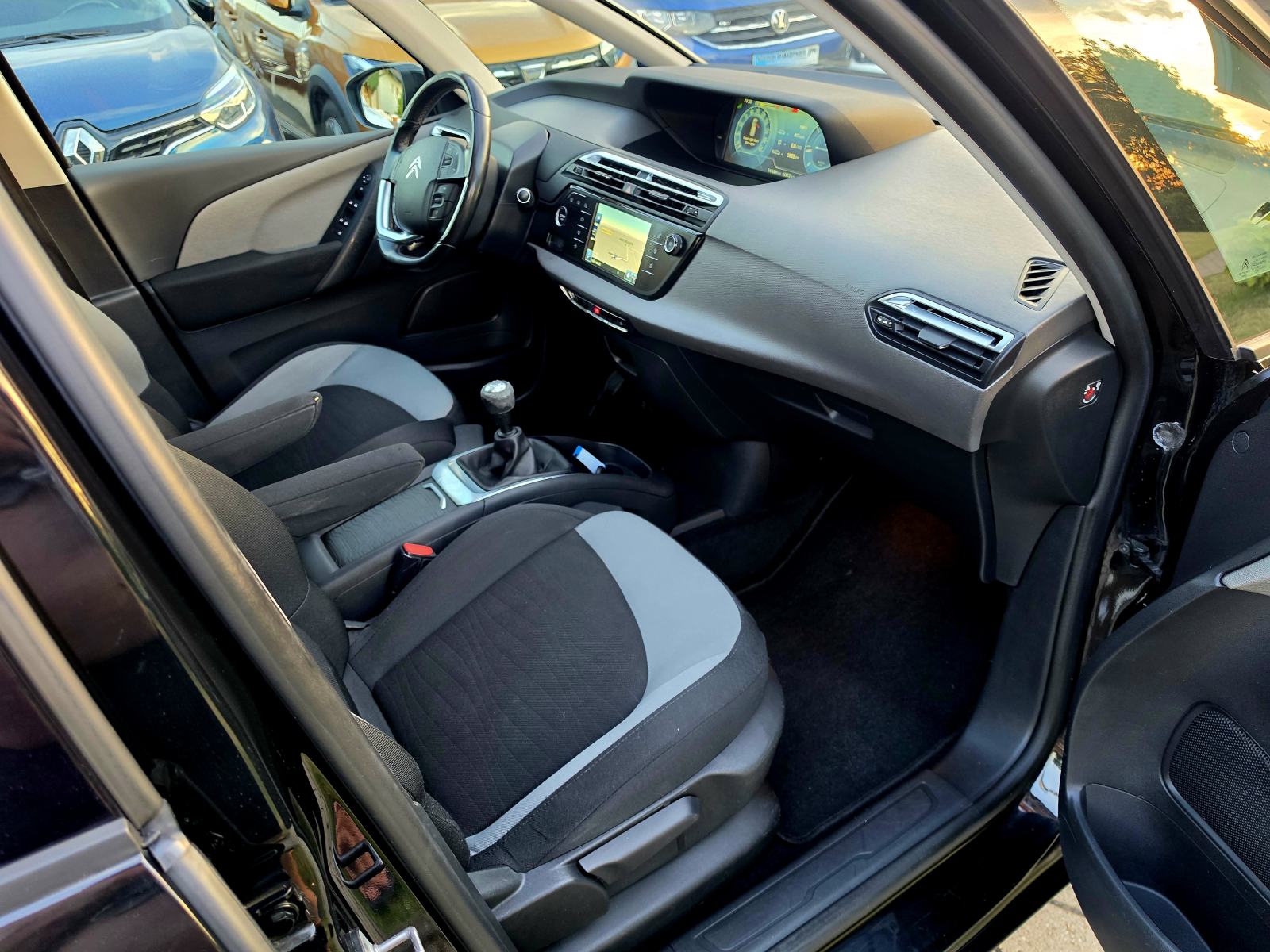 Citroën C4 Grand Picasso 1,6 e-HDi,,SERVISNA,,7 SIJEDALA,,141684KM, fotografija 9