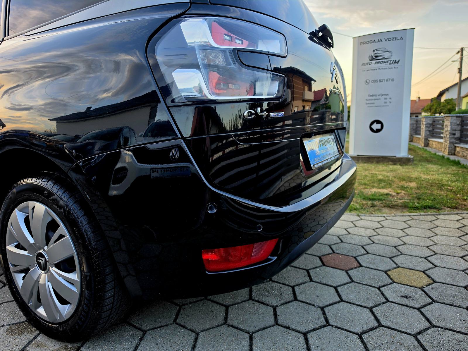 Citroën C4 Grand Picasso 1,6 e-HDi,,SERVISNA,,7 SIJEDALA,,141684KM, fotografija 4