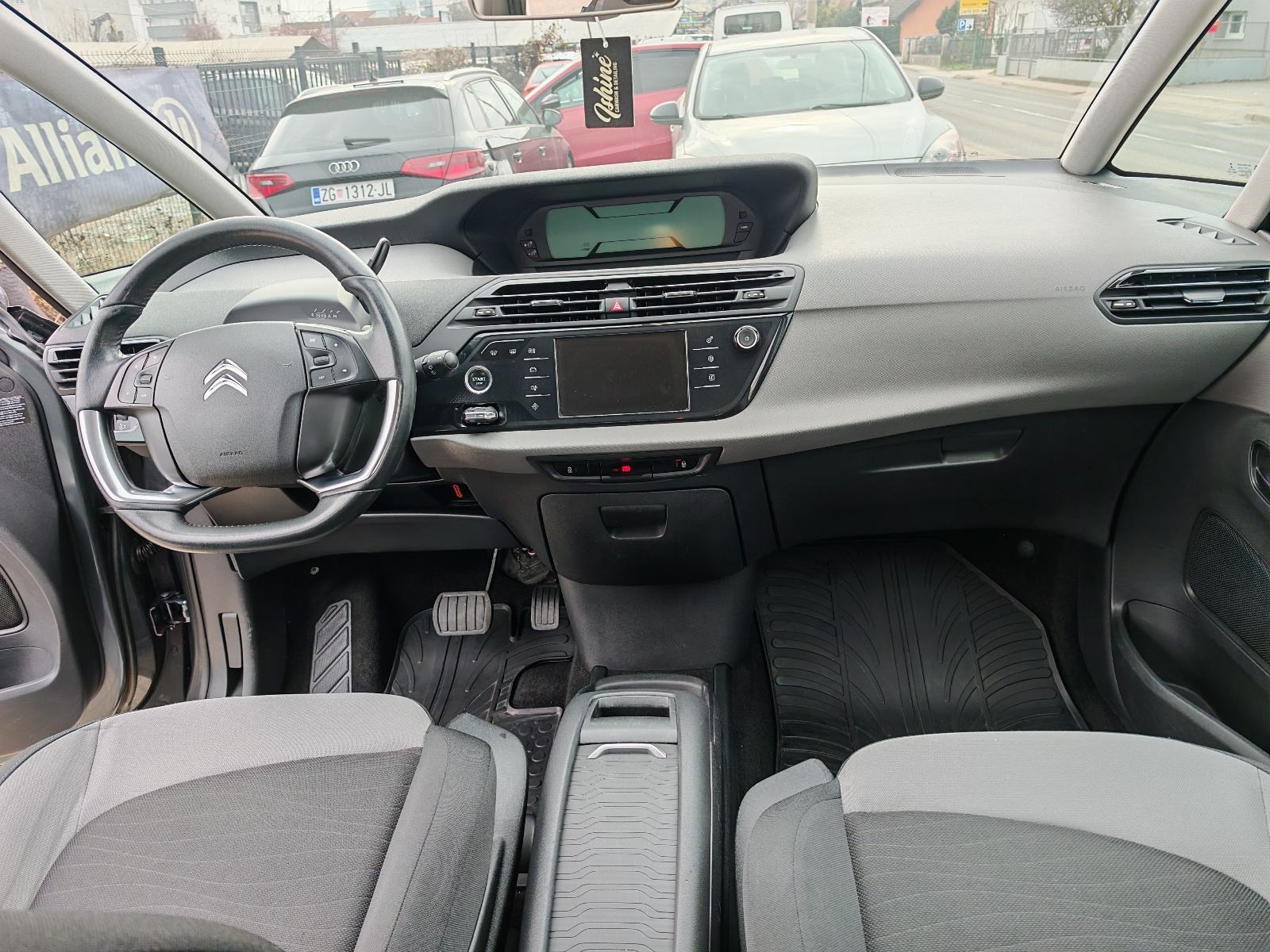 Citroën C4 Picasso 1.6 HDi automatik, 2014g, odličan KREDIT, fotografija 9