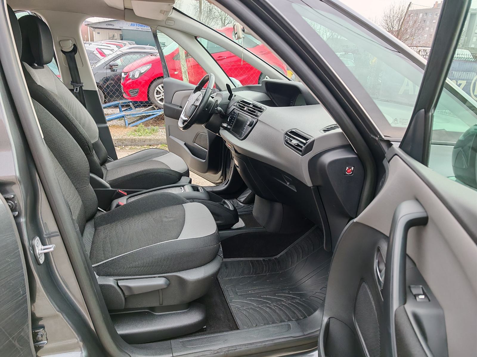 Citroën C4 Picasso 1.6 HDi automatik, 2014g, odličan KREDIT, fotografija 12