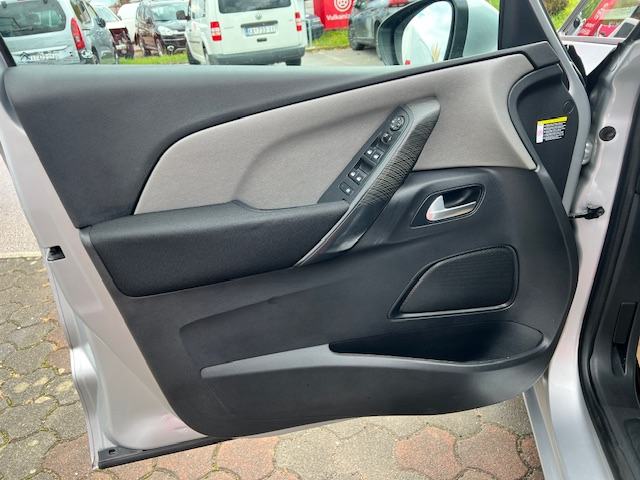 Citroën C4 Picasso 1,6 hdi INTENSIVE +v.servis +garancija, fotografija 9
