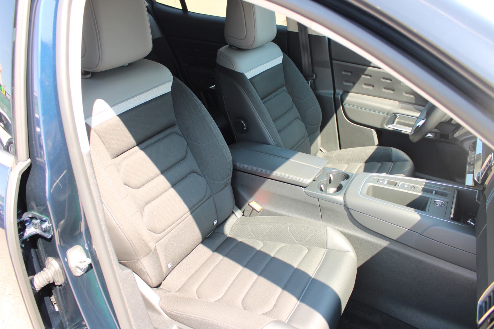 Citroën C5 Aircross 1.2 130 S&S AUTOMATIK Feel Pack *LED, KAMERA*, fotografija 11