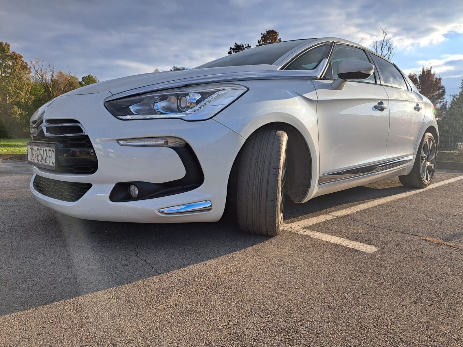 Citroën DS5 2,0 HDi, pogled izvana - slika 2