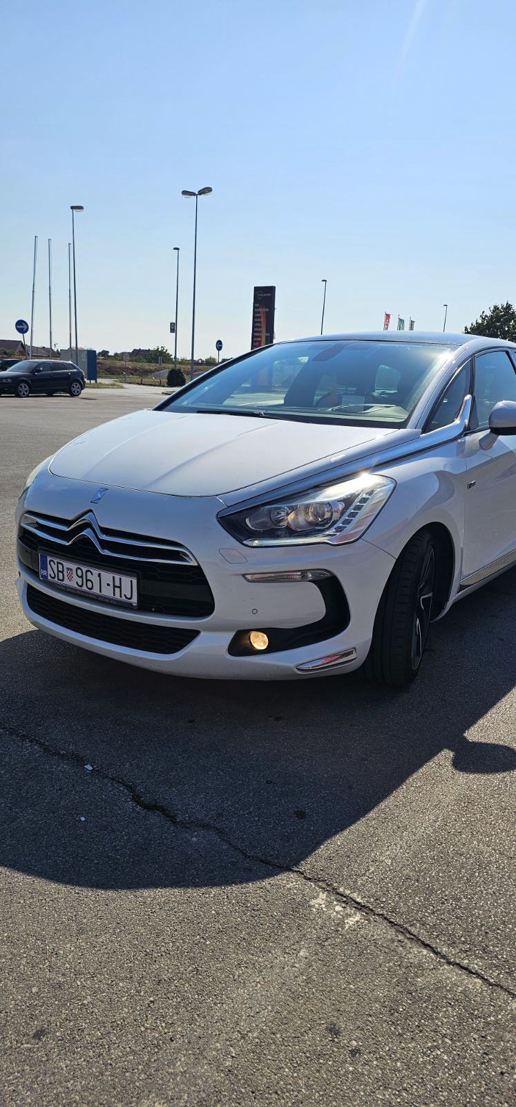 Citroën DS5 Hybrid4 2,0 HDi Sport automatik, fotografija 1