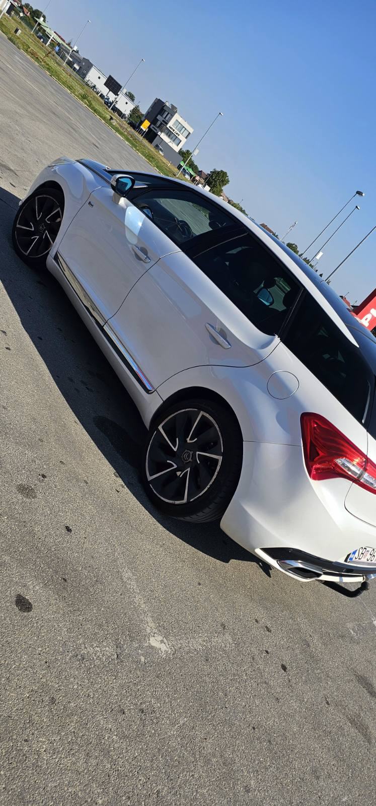 Citroën DS5 Hybrid4 2,0 HDi Sport automatik, fotografija 5