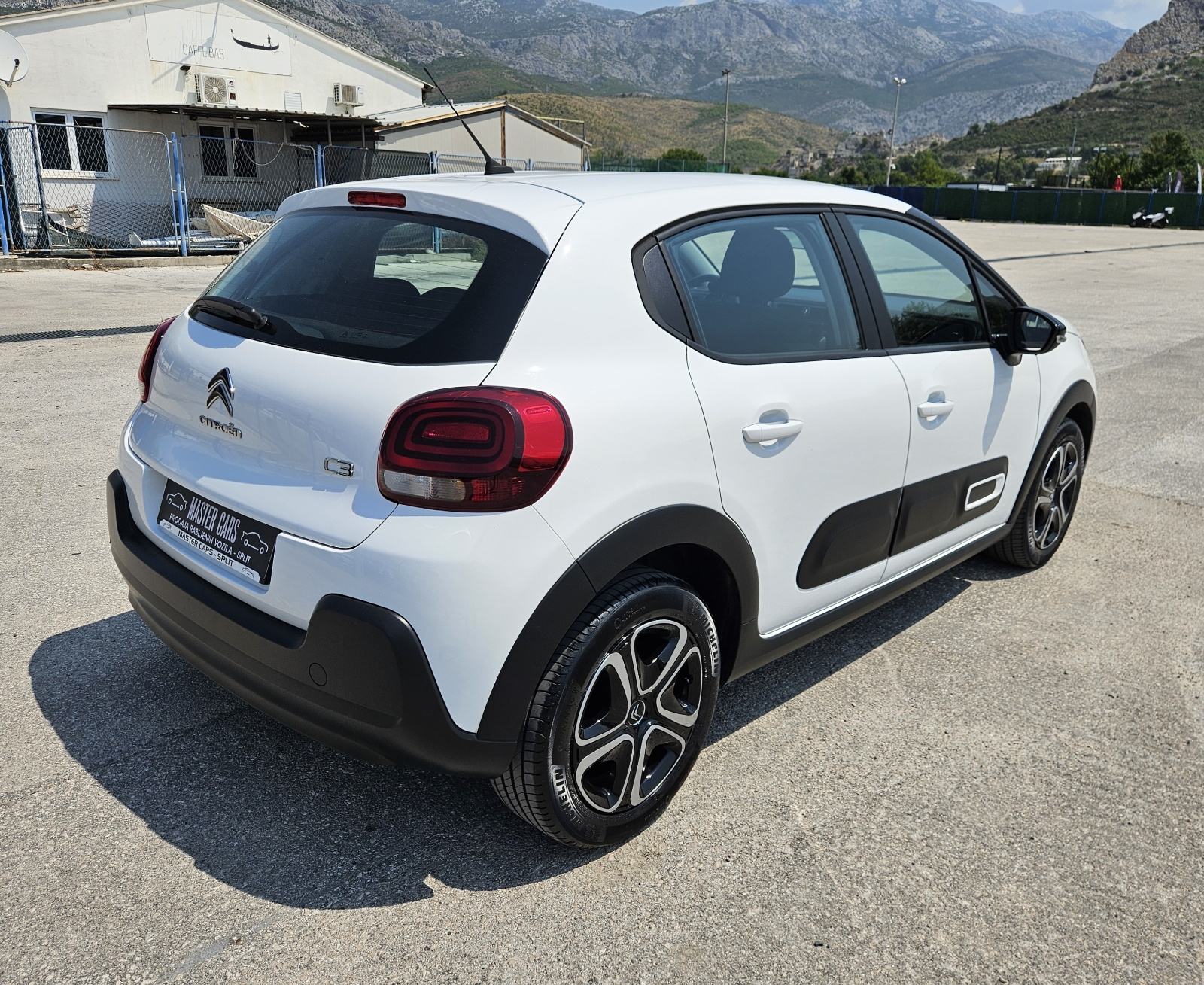 CITROEN C3 1,2 BENZIN • SAMO 28.000 KM • FULL OPREMA • JAMSTVO, fotografija 5