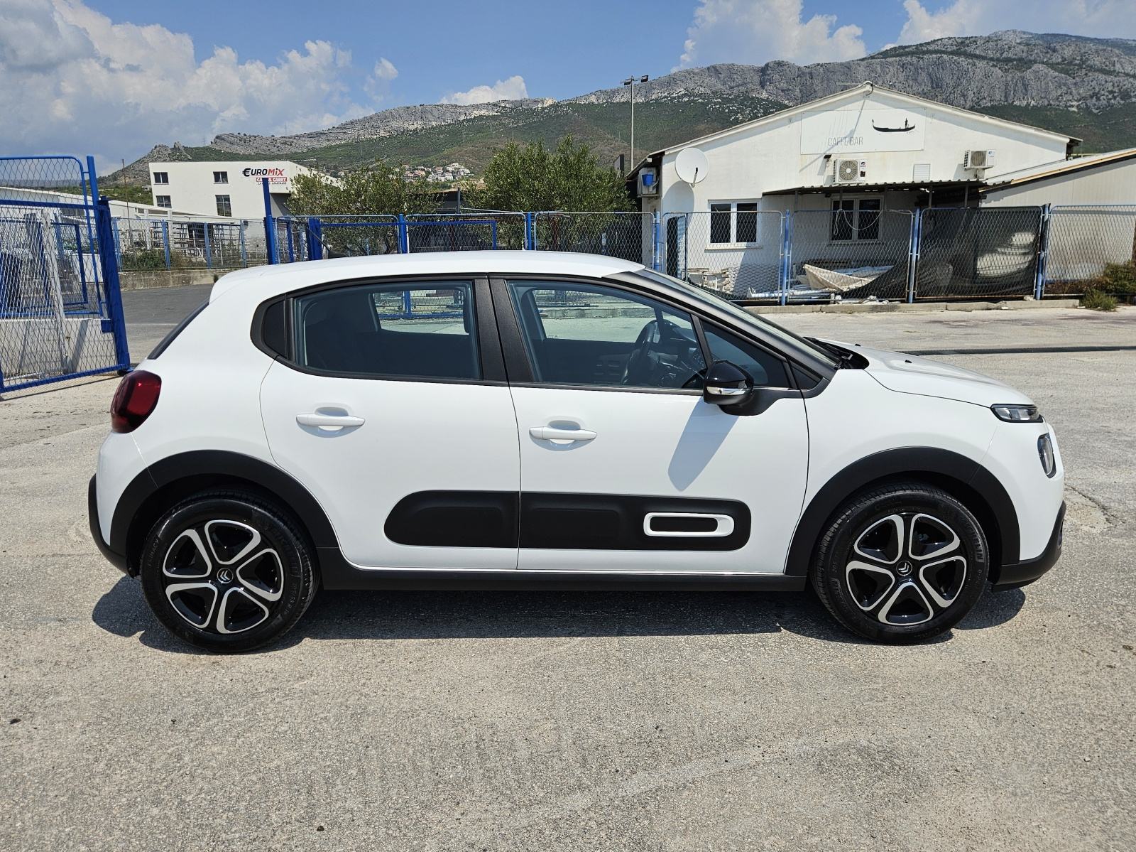 CITROEN C3 1,2 BENZIN • SAMO 28.000 KM • FULL OPREMA • JAMSTVO, fotografija 4