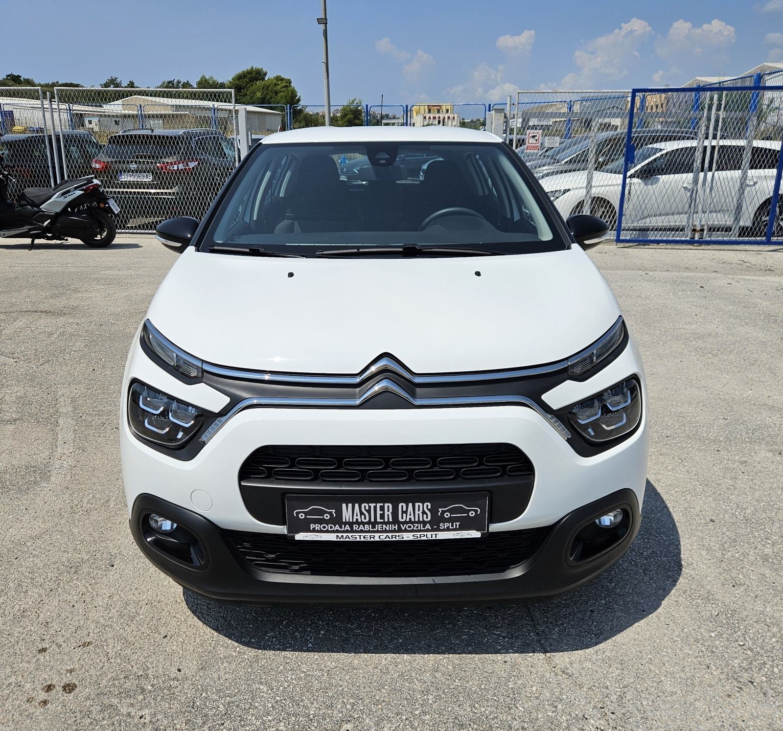 CITROEN C3 1,2 BENZIN • SAMO 28.000 KM • FULL OPREMA • JAMSTVO, fotografija 2