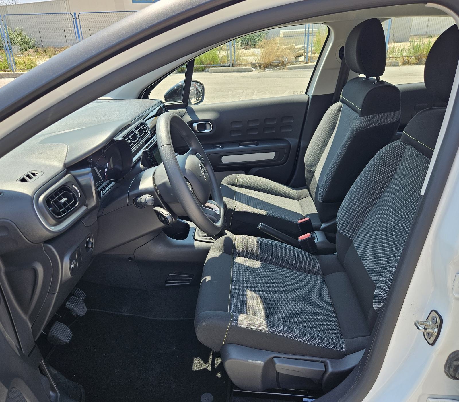 CITROEN C3 1,2 BENZIN • SAMO 28.000 KM • FULL OPREMA • JAMSTVO, fotografija 13