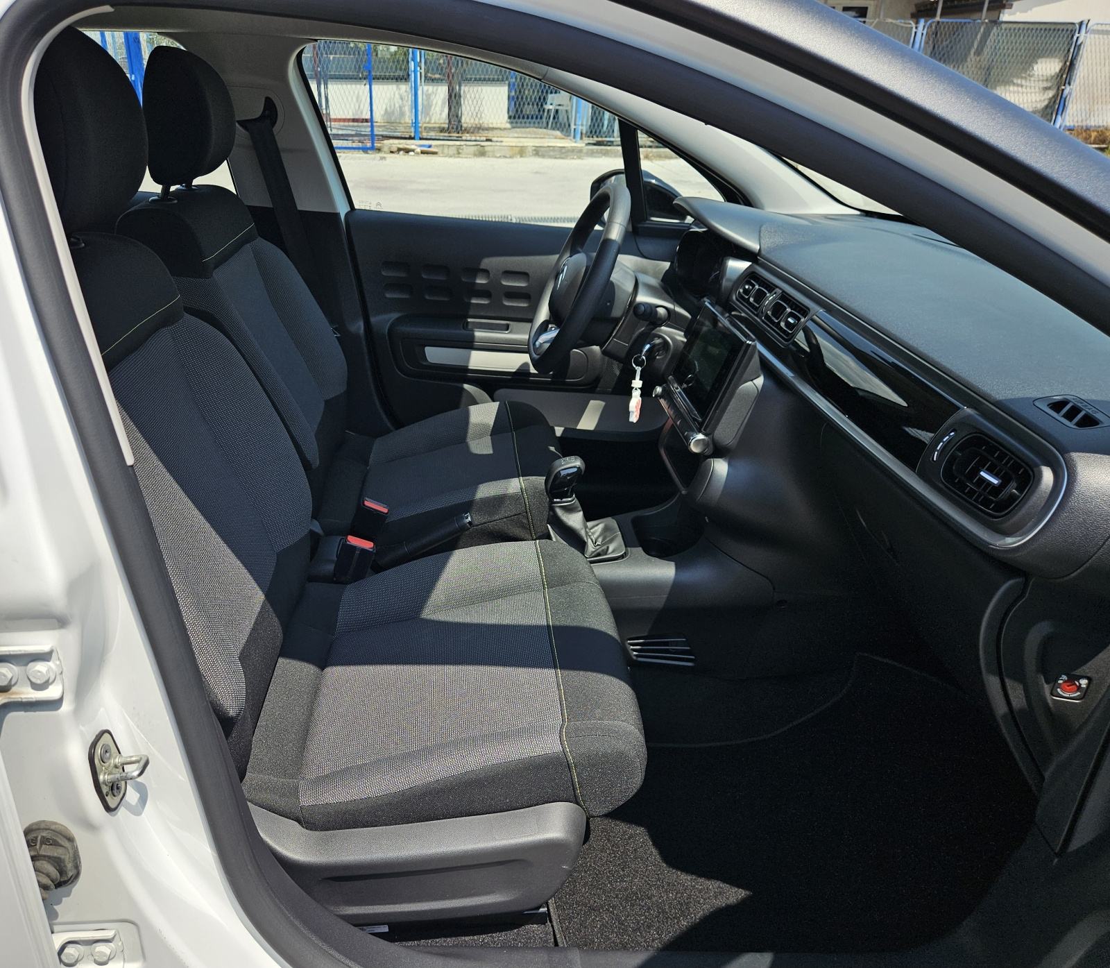 CITROEN C3 1,2 BENZIN • SAMO 28.000 KM • FULL OPREMA • JAMSTVO, fotografija 10