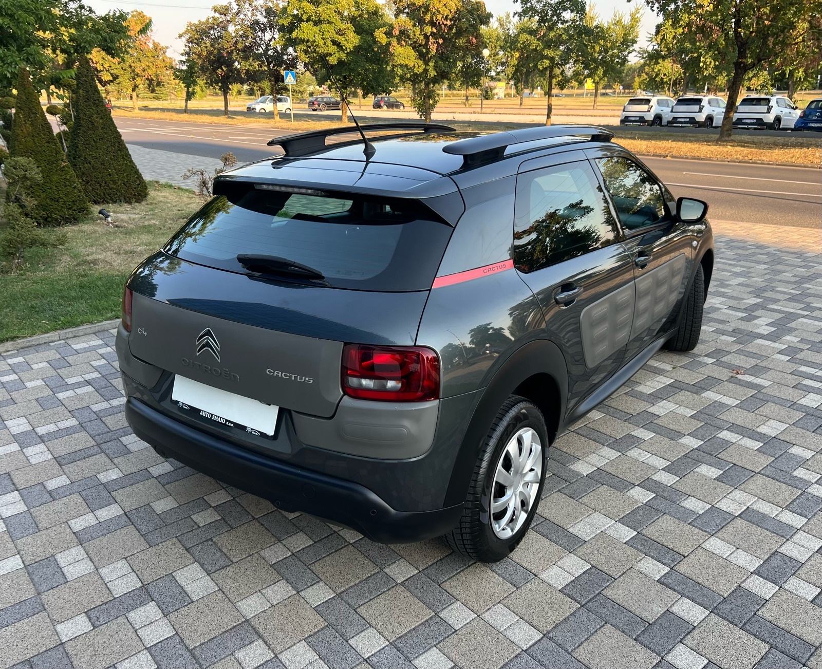 ** CITROEN C4 CACTUS ** 1.2 VTI ** 121.000 KM **REG 1 GODINU **LED **, fotografija 7