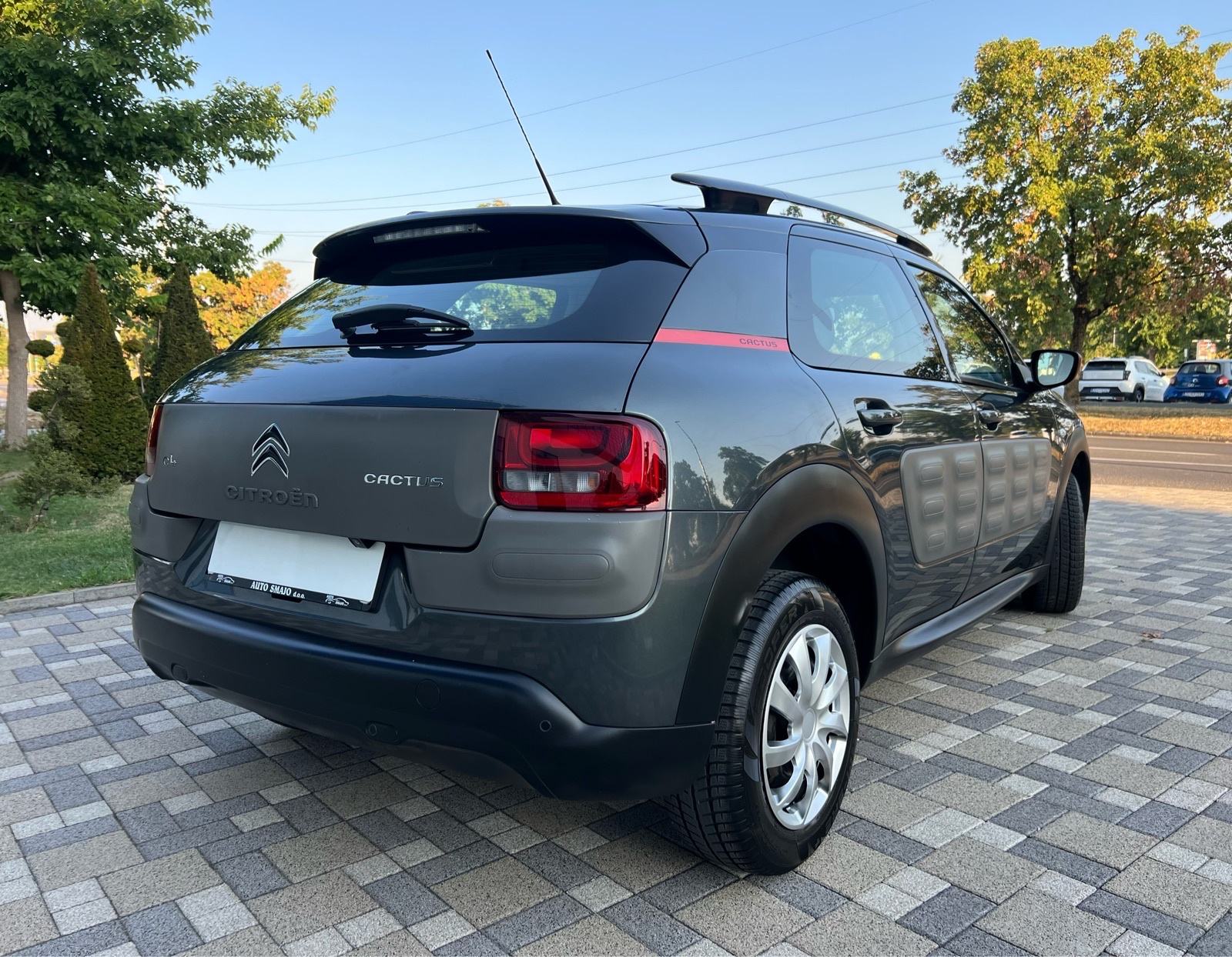 ** CITROEN C4 CACTUS ** 1.2 VTI ** 121.000 KM **REG 1 GODINU **LED **, fotografija 6