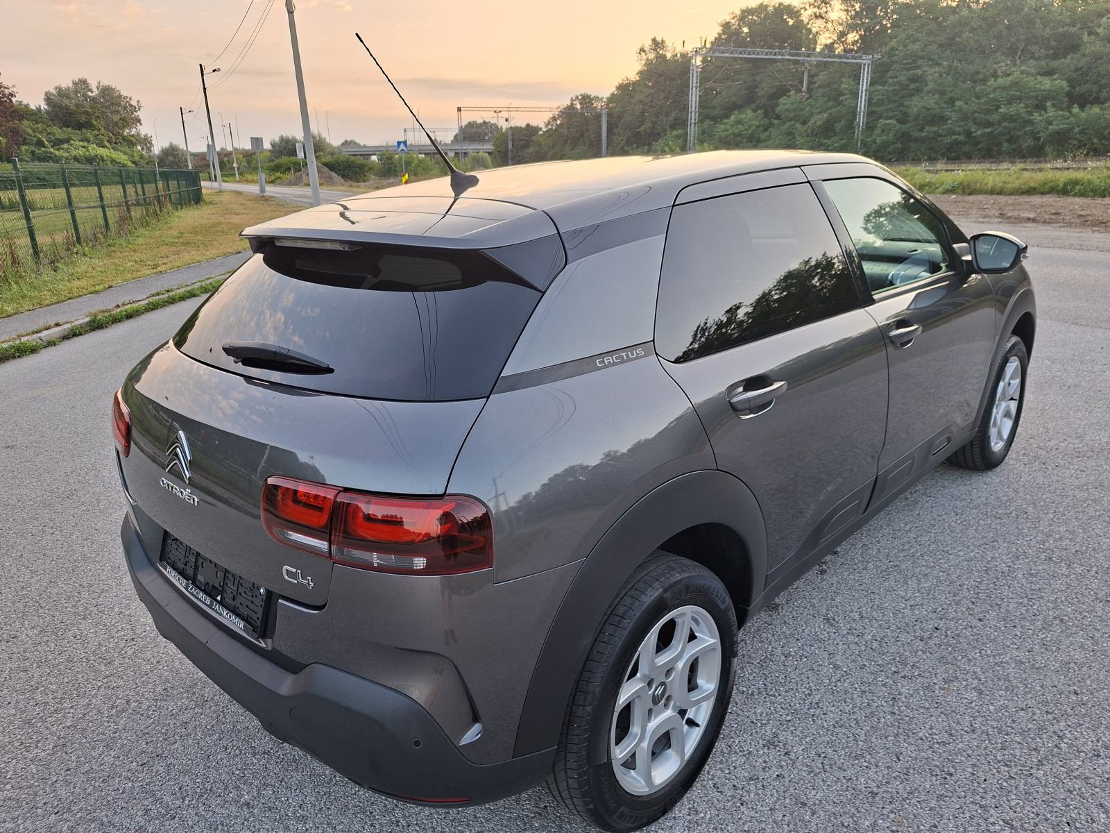 CITROEN C4 CACTUS 1,5 eHDI HR VOZILO, SHINE, NAVI, KAMERA......, fotografija 6