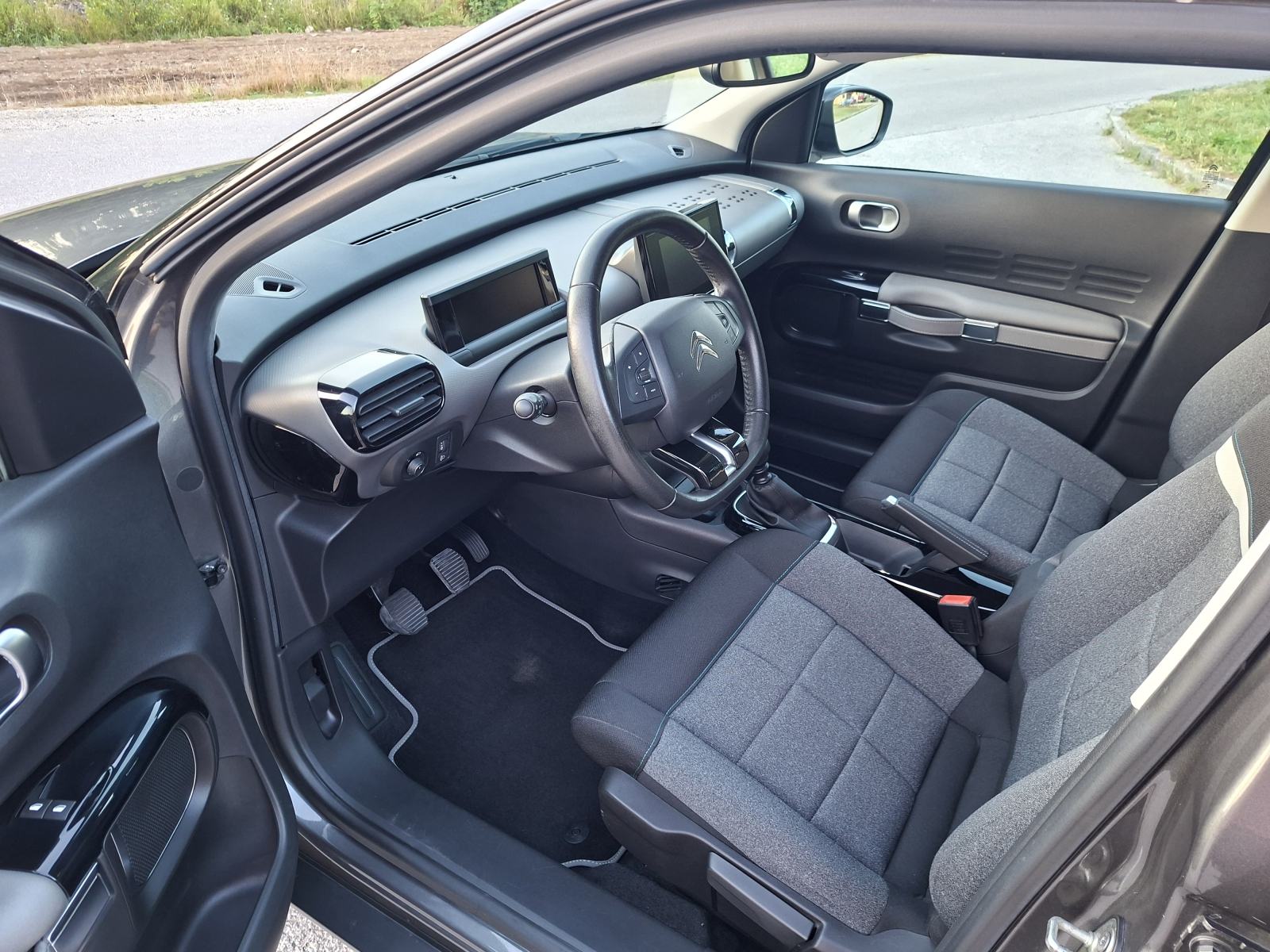 CITROEN C4 CACTUS 1,5 eHDI HR VOZILO, SHINE, NAVI, KAMERA......, fotografija 9