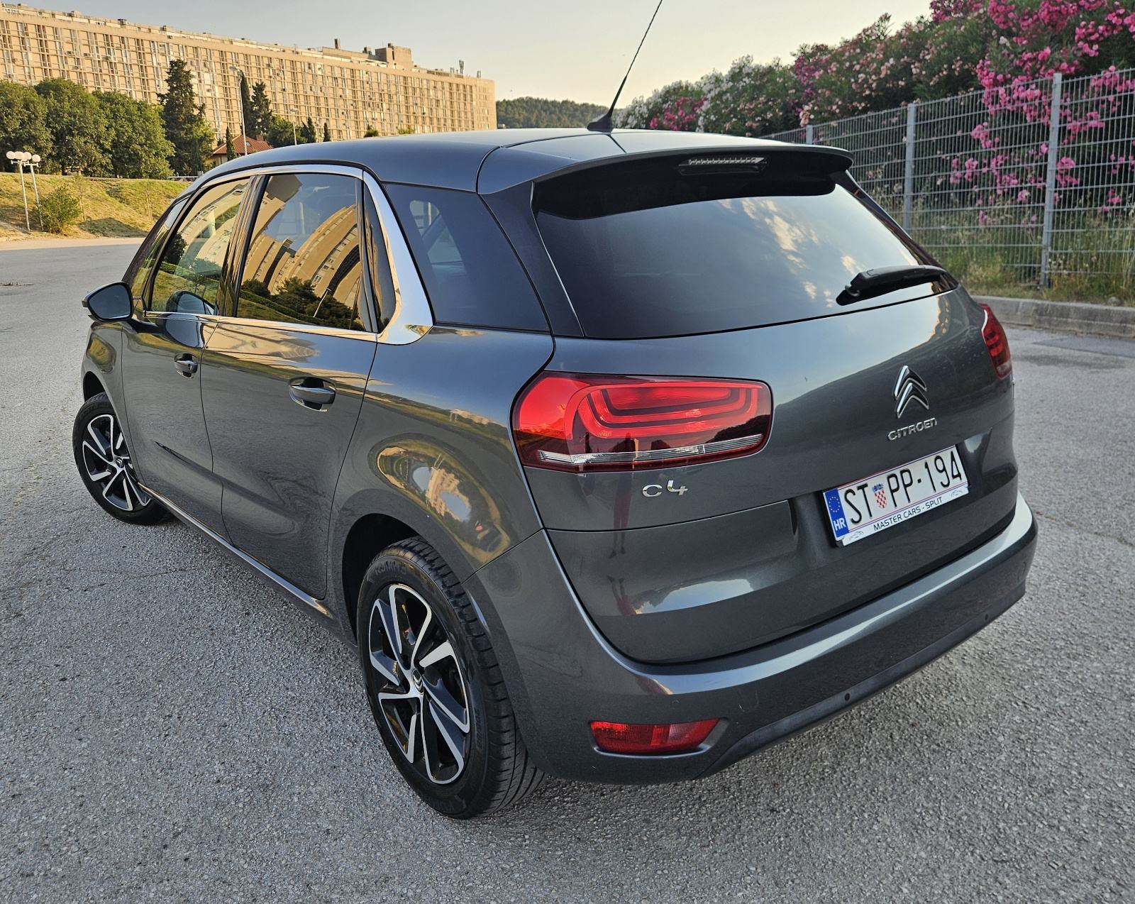 CITROEN C4 PICASSO 1,6 HDi 120 KS • FULL OPREMA • JAMSTVO, pogled izvana - slika 4