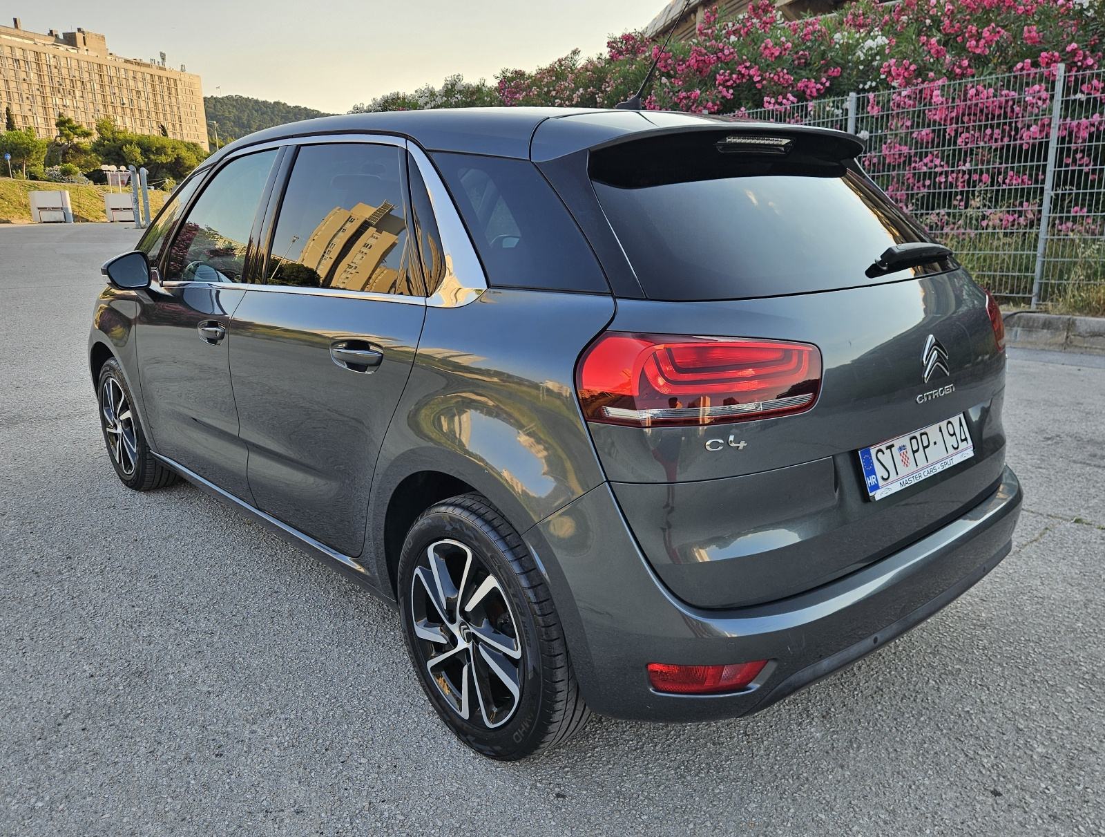 CITROEN C4 PICASSO 1,6 HDi 120 KS • FULL OPREMA • JAMSTVO, fotografija 10
