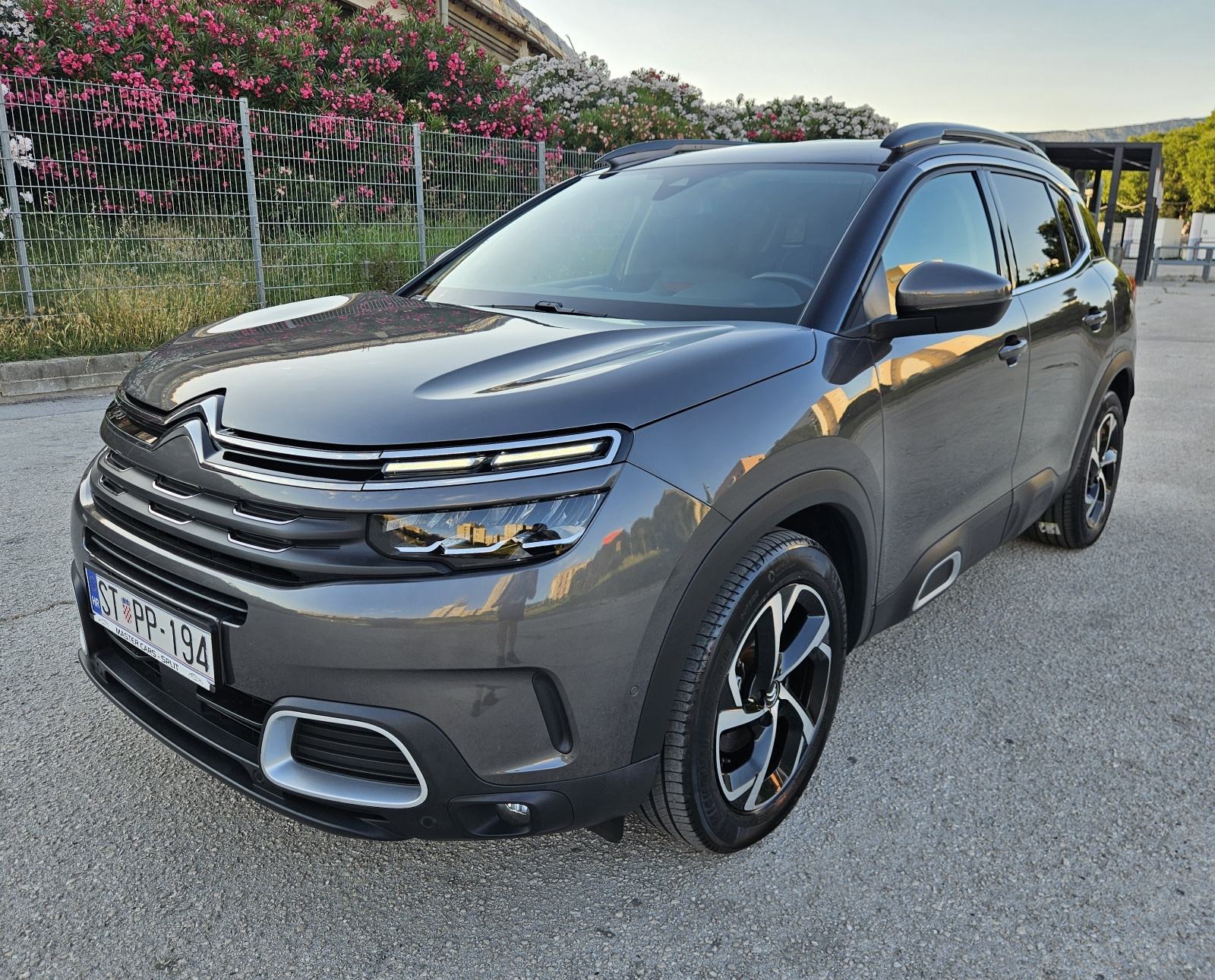 CITROEN C5 AIRCROSS 1,2 TURBO 130 KS • AUTOMATIK • SAMO 59.000 KM, pogled izvana - slika 5
