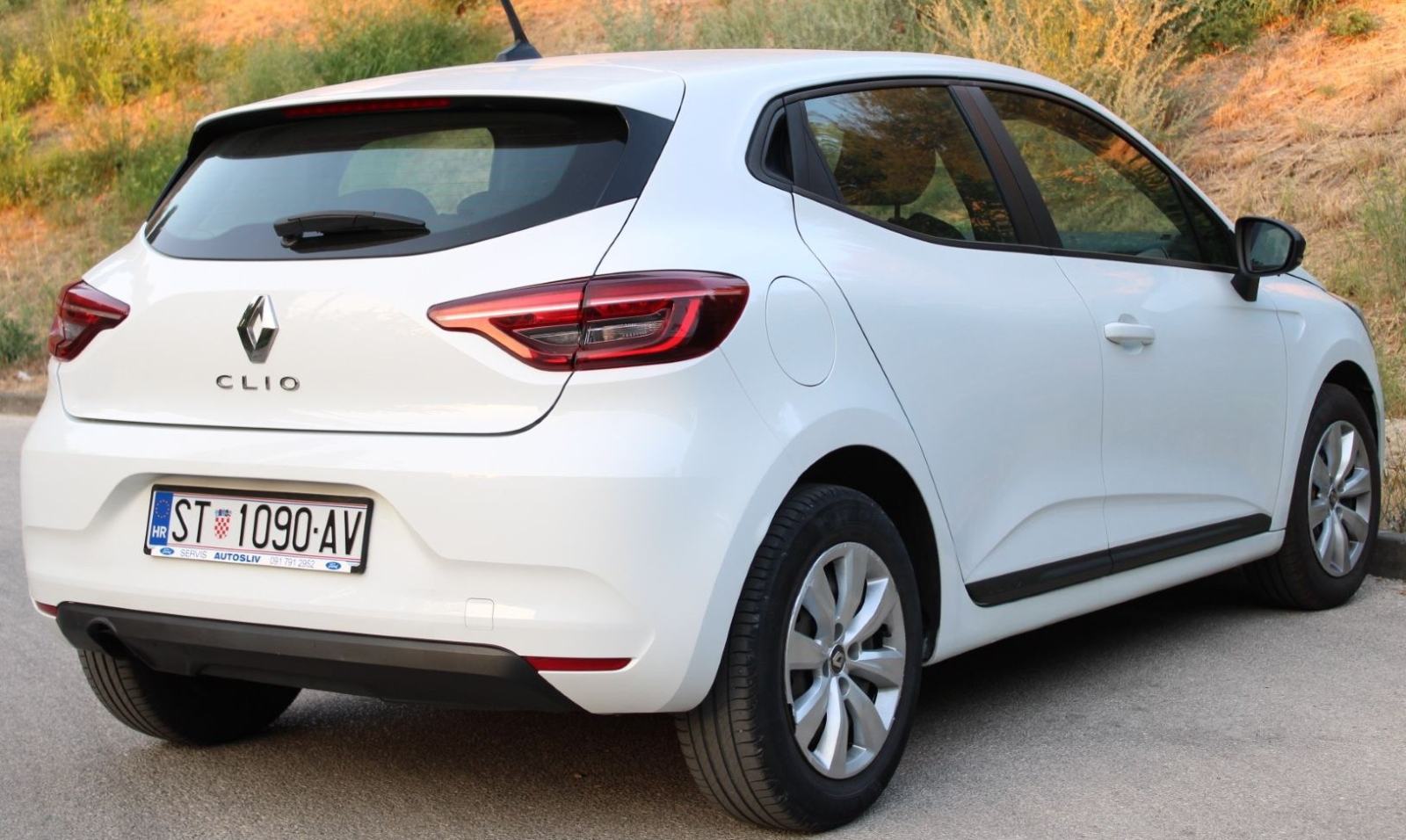 CLIO TCE*MODEL 2021G*LED*TEMPOMAT*ESP*NOVE GUME*SERVISNA*REG.9./2027.G, fotografija 11