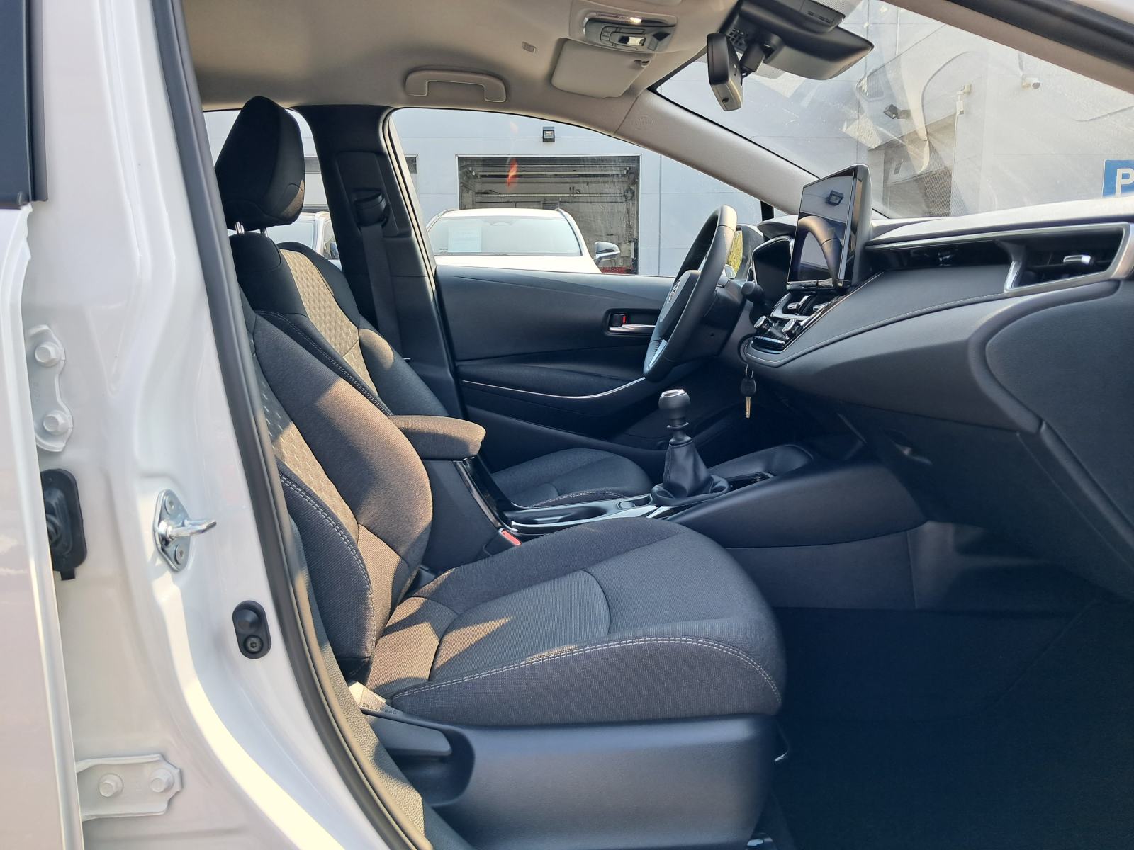 COROLLA SD 1.5 M/T LUNA * VOZILA U DOLASKU * ISPORUKA KRAJEM GODINE.., fotografija 7