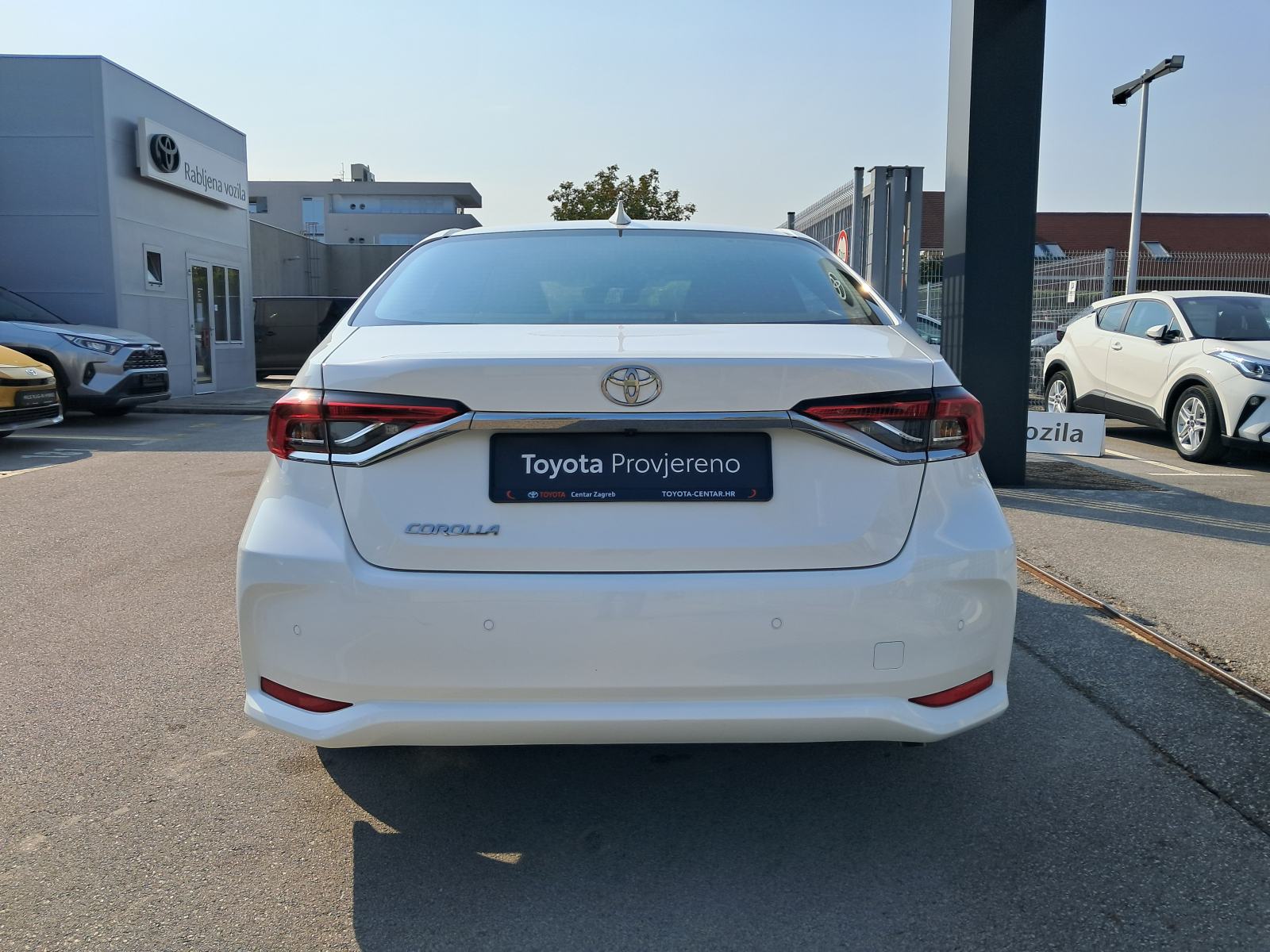 COROLLA SD 1.5 M/T LUNA * VOZILA U DOLASKU * ISPORUKA KRAJEM GODINE.., fotografija 4