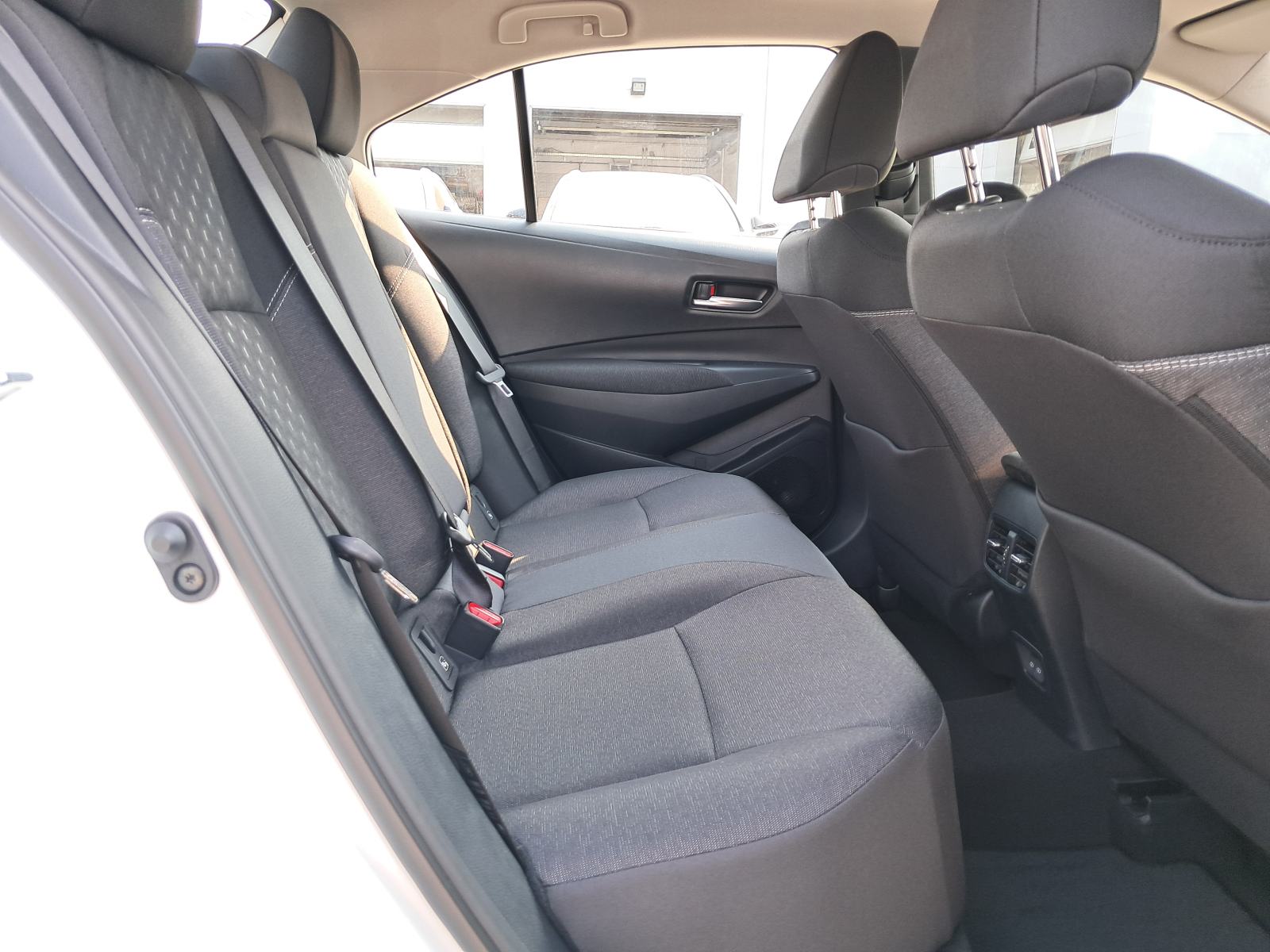 COROLLA SD 1.5 M/T LUNA * VOZILA U DOLASKU * ISPORUKA KRAJEM GODINE.., fotografija 8