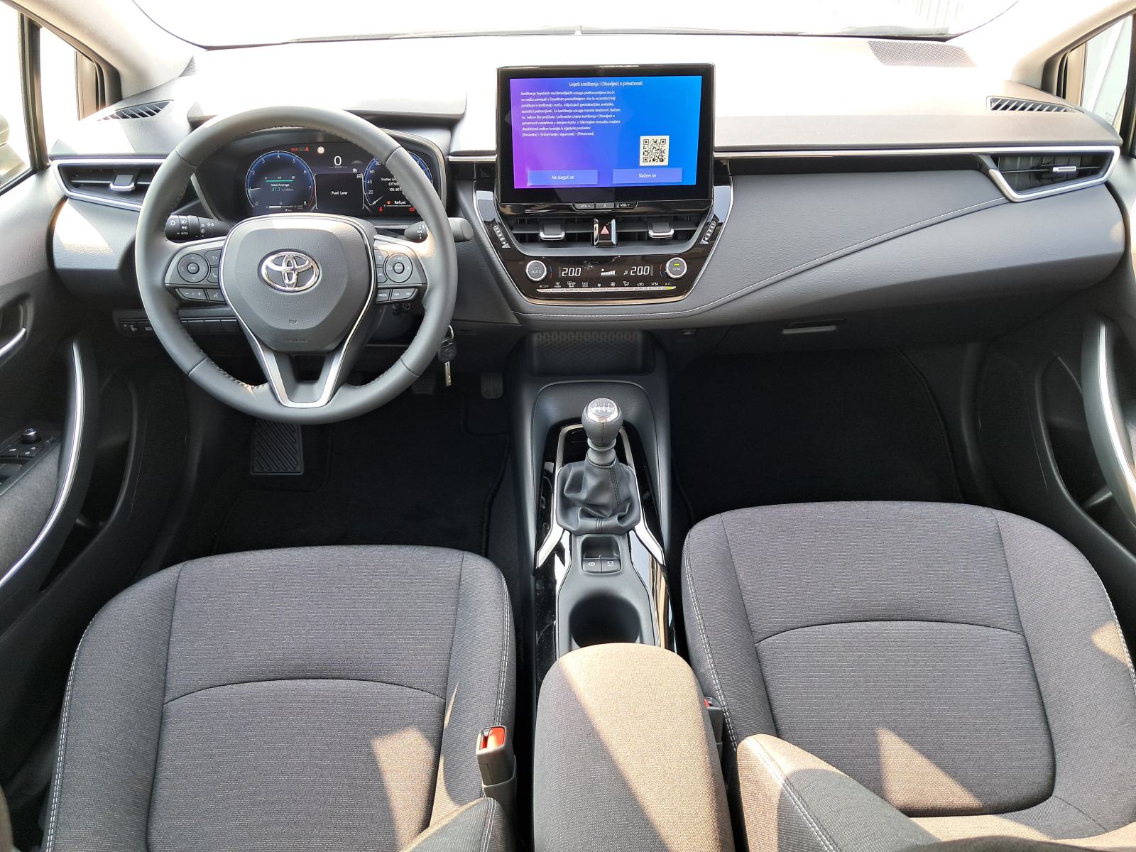 COROLLA SD 1.5 M/T LUNA * VOZILA U DOLASKU * ISPORUKA KRAJEM GODINE.., fotografija 9