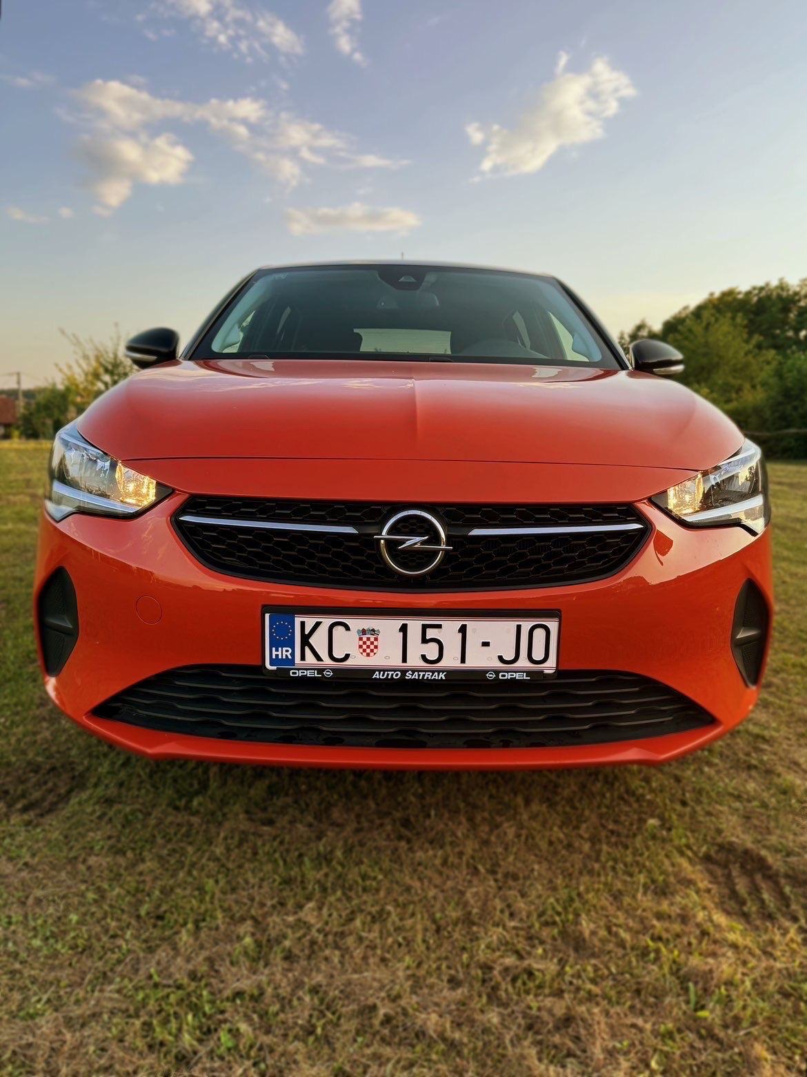 Corsa f elektricna, fotografija 2