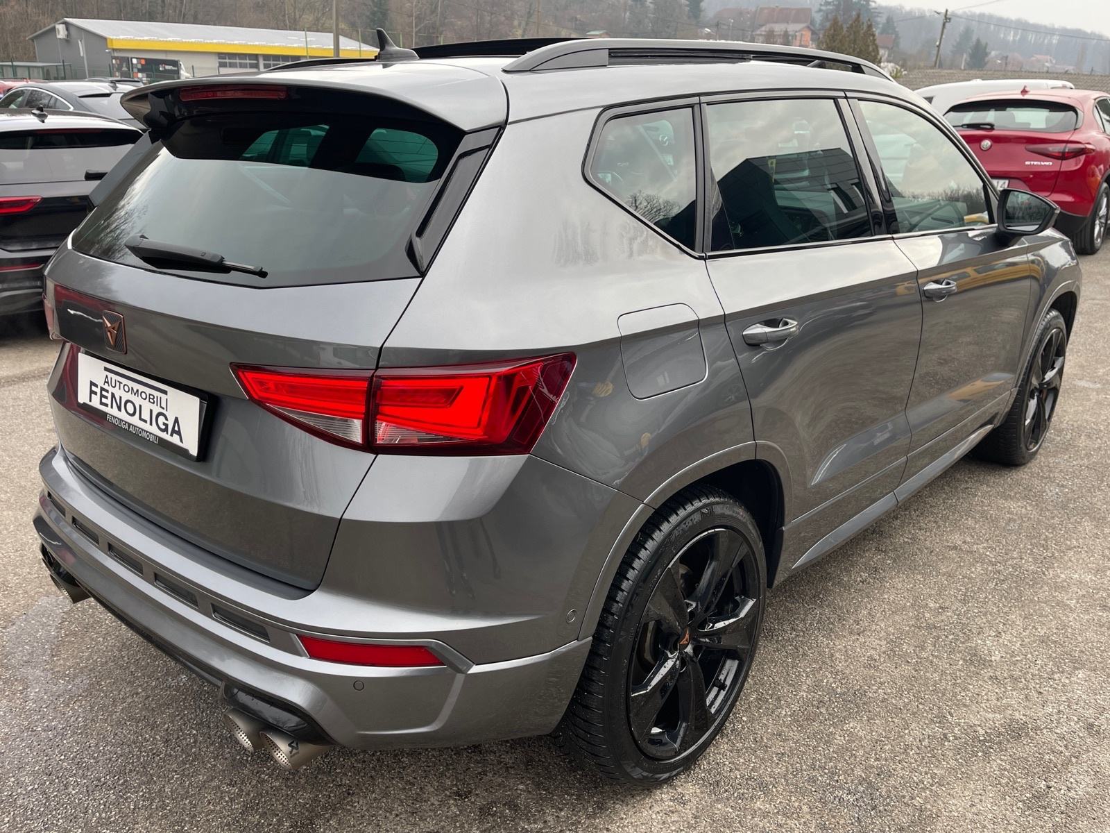 Cupra Ateca 2.0 TSI 300 AKRAPOVIČ,BREMBO,FULL OPREMA,REG. DO 04/2027!, fotografija 2