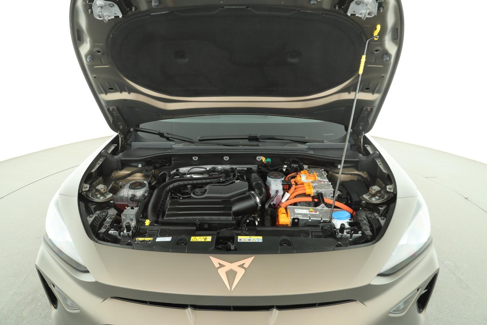 Cupra Formentor 1.5 e-Hybrid 200 kW DSG VZ PHEV WLTP 118KM BAT. 99,2 %, fotografija 3