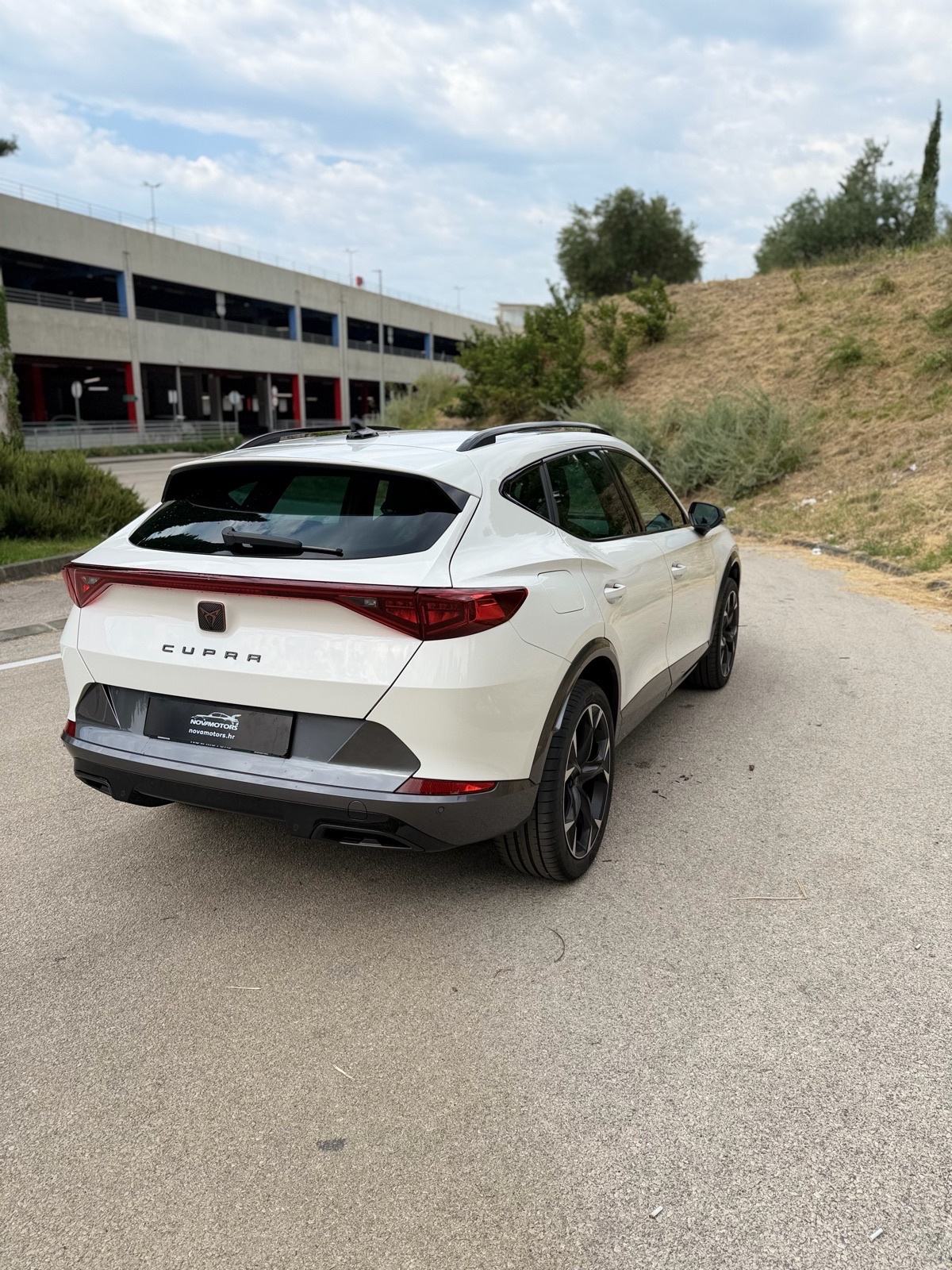 Cupra Formentor 1,5 TSI DSG LED PANO U PDV-u!!, fotografija 7