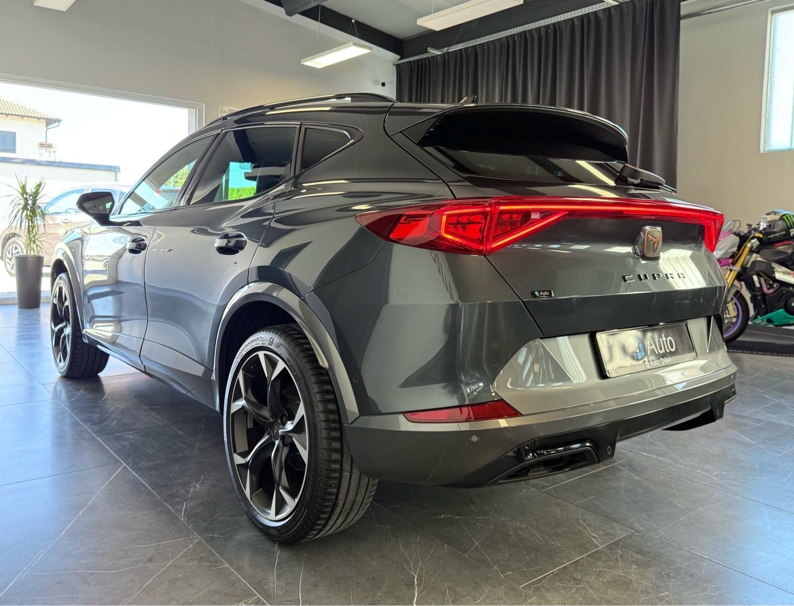 Cupra Formentor 1,5 TSI DSG •Pano,Led Matrix,Kamera,Alu 19”,Keylees•, fotografija 10
