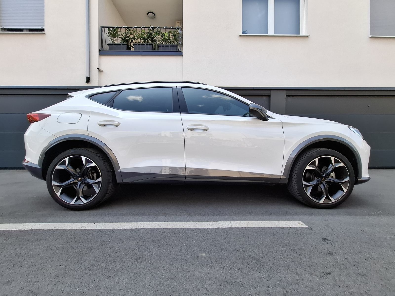 Cupra Formentor 1,5 TSI DSG, SNIŽENO 3500e, samo 9700km,, pogled izvana - slika 1