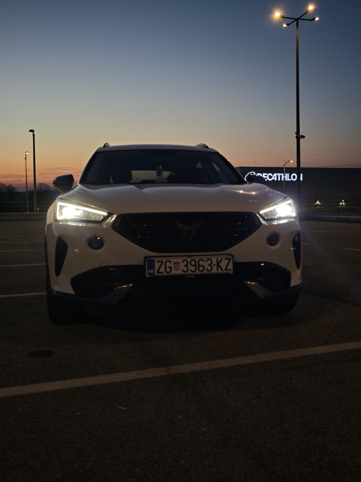 Cupra Formentor 1.5 TSI, 2023.g., 17.000km, fotografija 6
