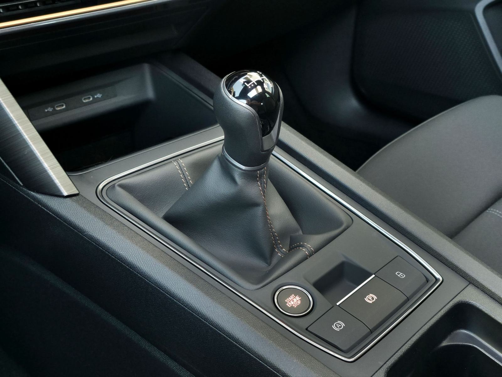 Cupra Formentor 1,5TSI Impulse FULLED-PANOR-ACC-AMBIENT-KELYESS-KAMERA, fotografija 13
