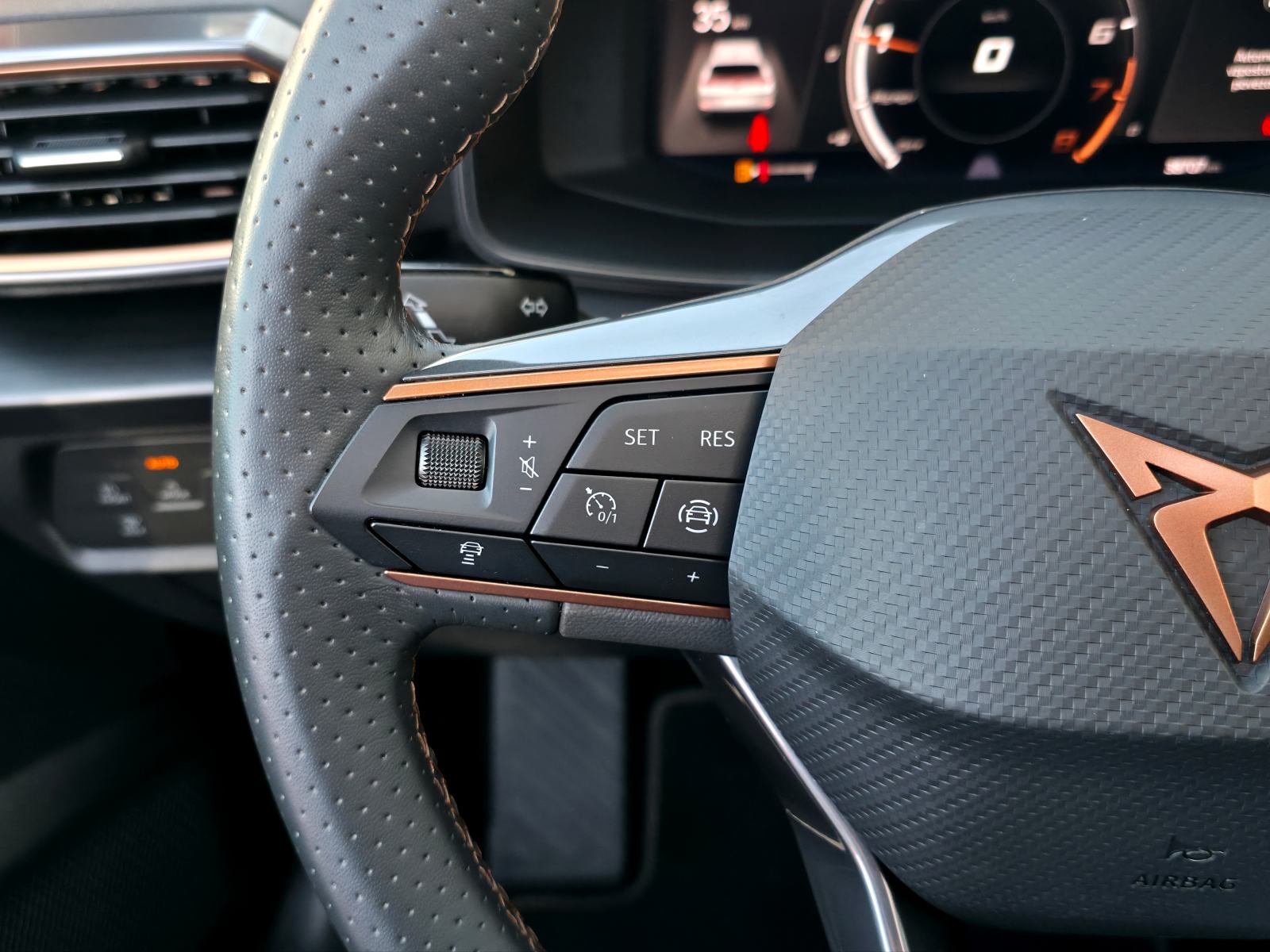 Cupra Formentor 1,5TSI Impulse FULLED-PANOR-ACC-AMBIENT-KELYESS-KAMERA, fotografija 10