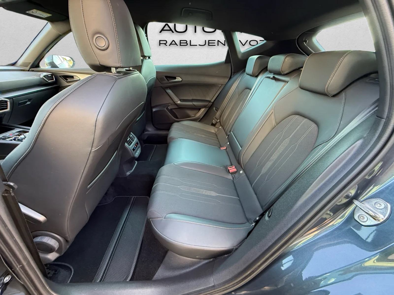 Cupra Formentor 2,0 TDI DSG 4Drive | JAMSTVO 12/24 | VIRTUAL, AMBIENT, fotografija 11
