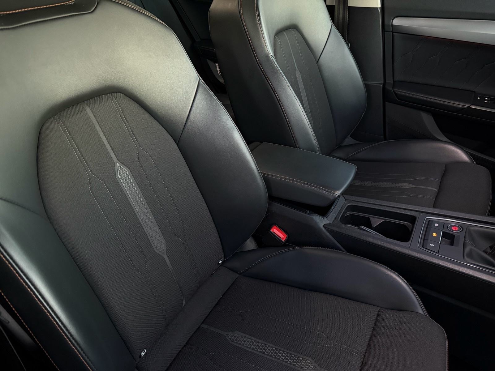 Cupra Formentor 2,0 TDI • Full led • Kamera • Navigacija • Manual, fotografija 9