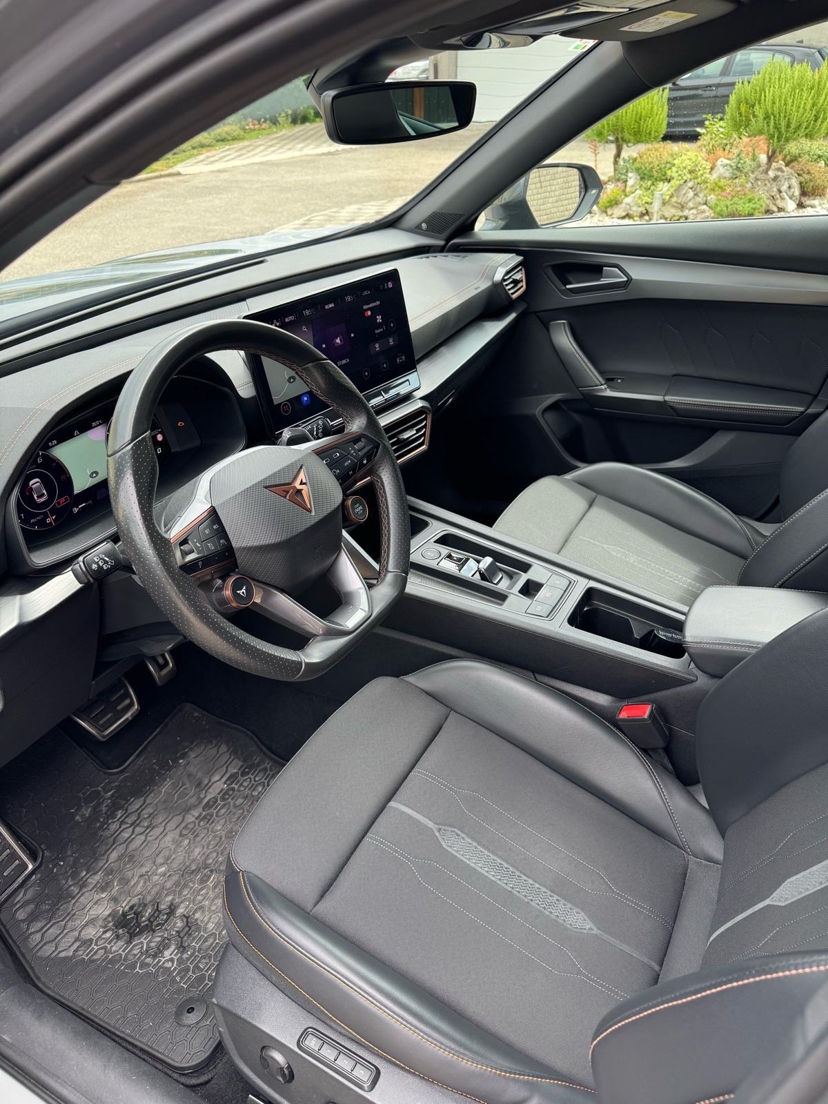 Cupra Formentor 2,0 TSI automatik, fotografija 17