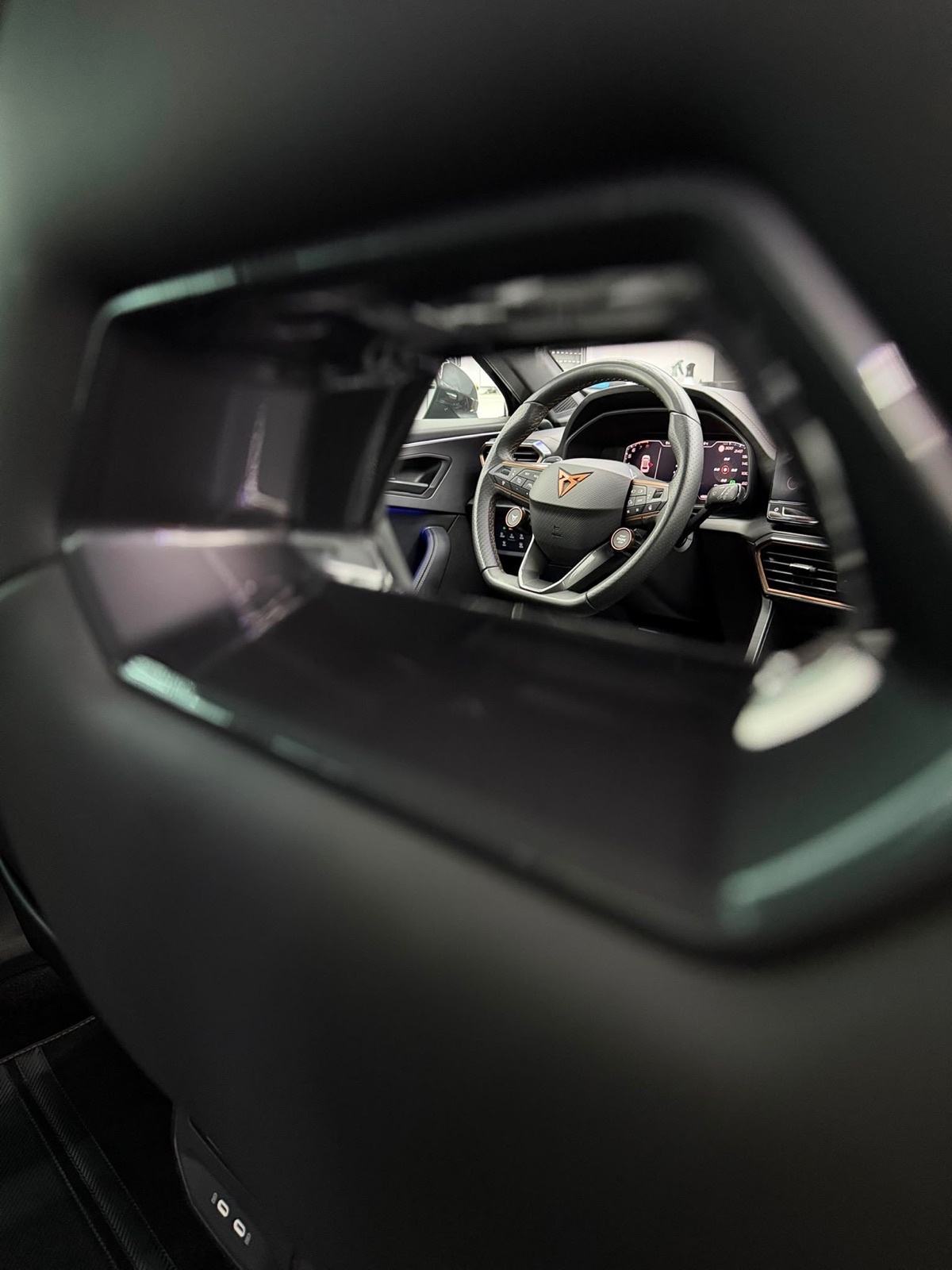 Cupra Formentor 2,0 TSI VZ°4 DRIVE°19” FELGE°KOZA°VIRTUAL°NAVI°AMBI°, fotografija 9