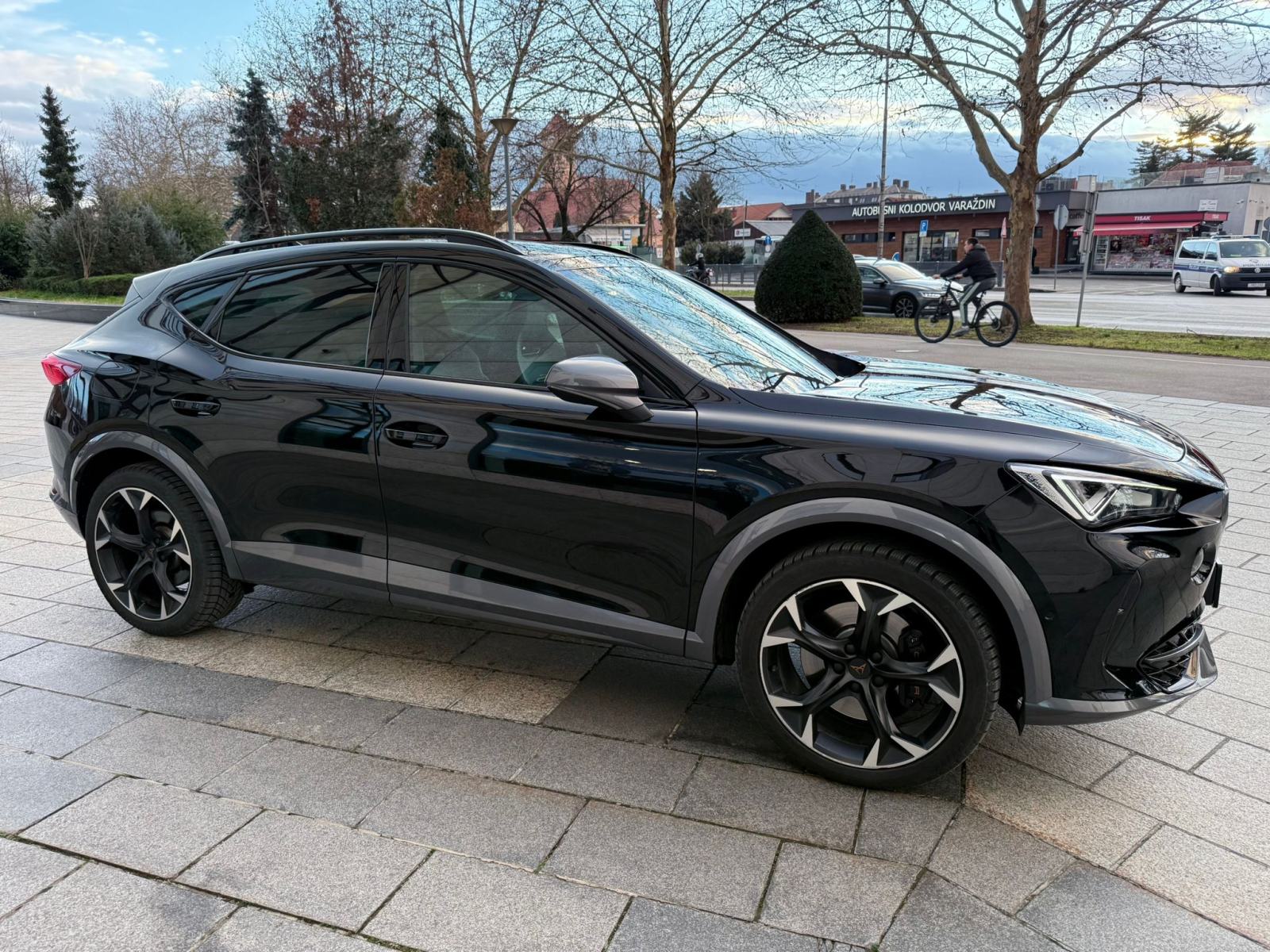 CUPRA FORMENTOR HYBRID - 2022 GOD - 180 KW - TOP STANJE!!, fotografija 7