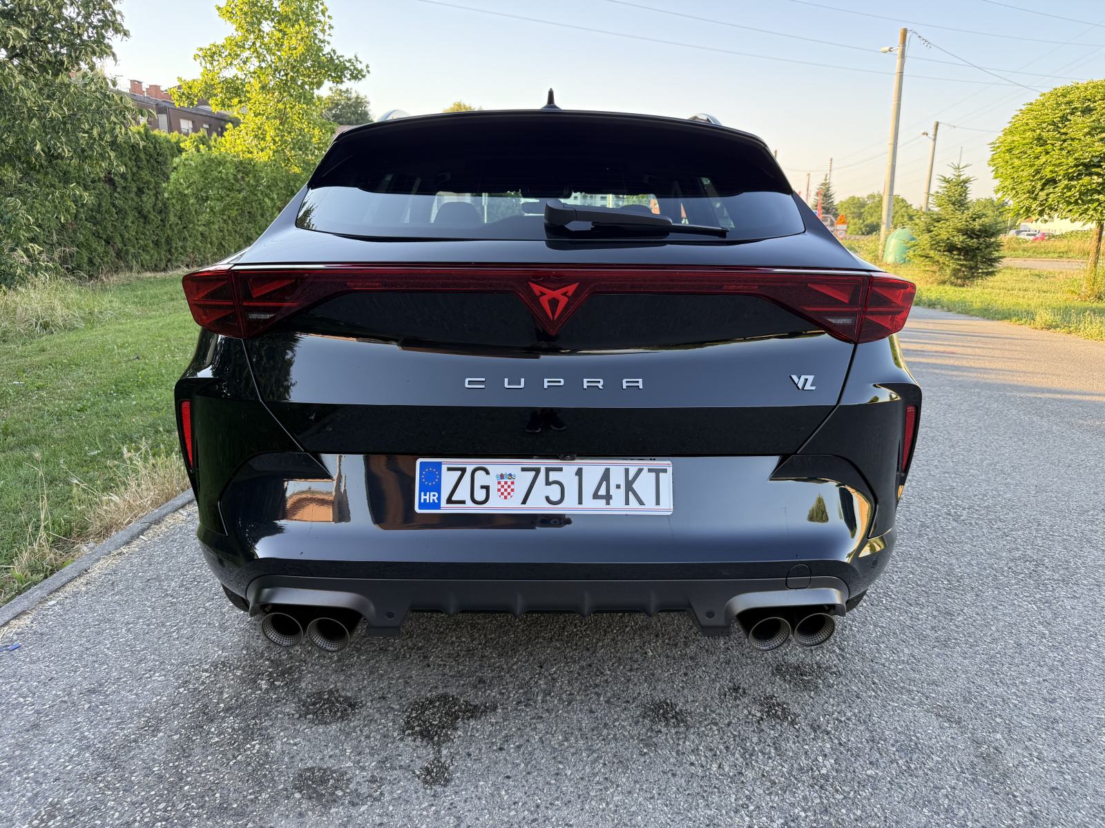 Cupra Formentor VZ 333 redizajn, akrapovič, matrix, panorama, fotografija 2