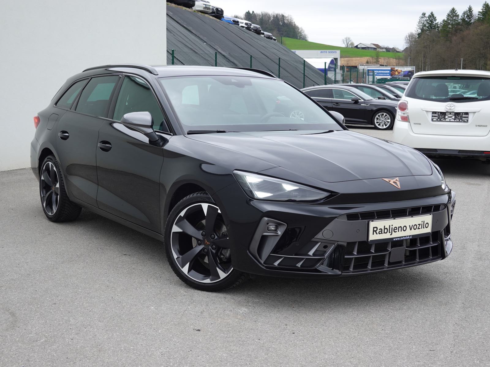 Cupra Leon 1.5 eTSI DSG+F1+LED+ACC+VIRTUAL+VZV.KAMERA+KEYLESS, fotografija 3