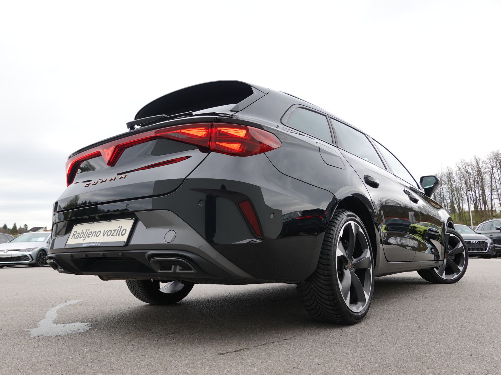 Cupra Leon 1.5 eTSI DSG+F1+LED+ACC+VIRTUAL+VZV.KAMERA+KEYLESS, fotografija 4
