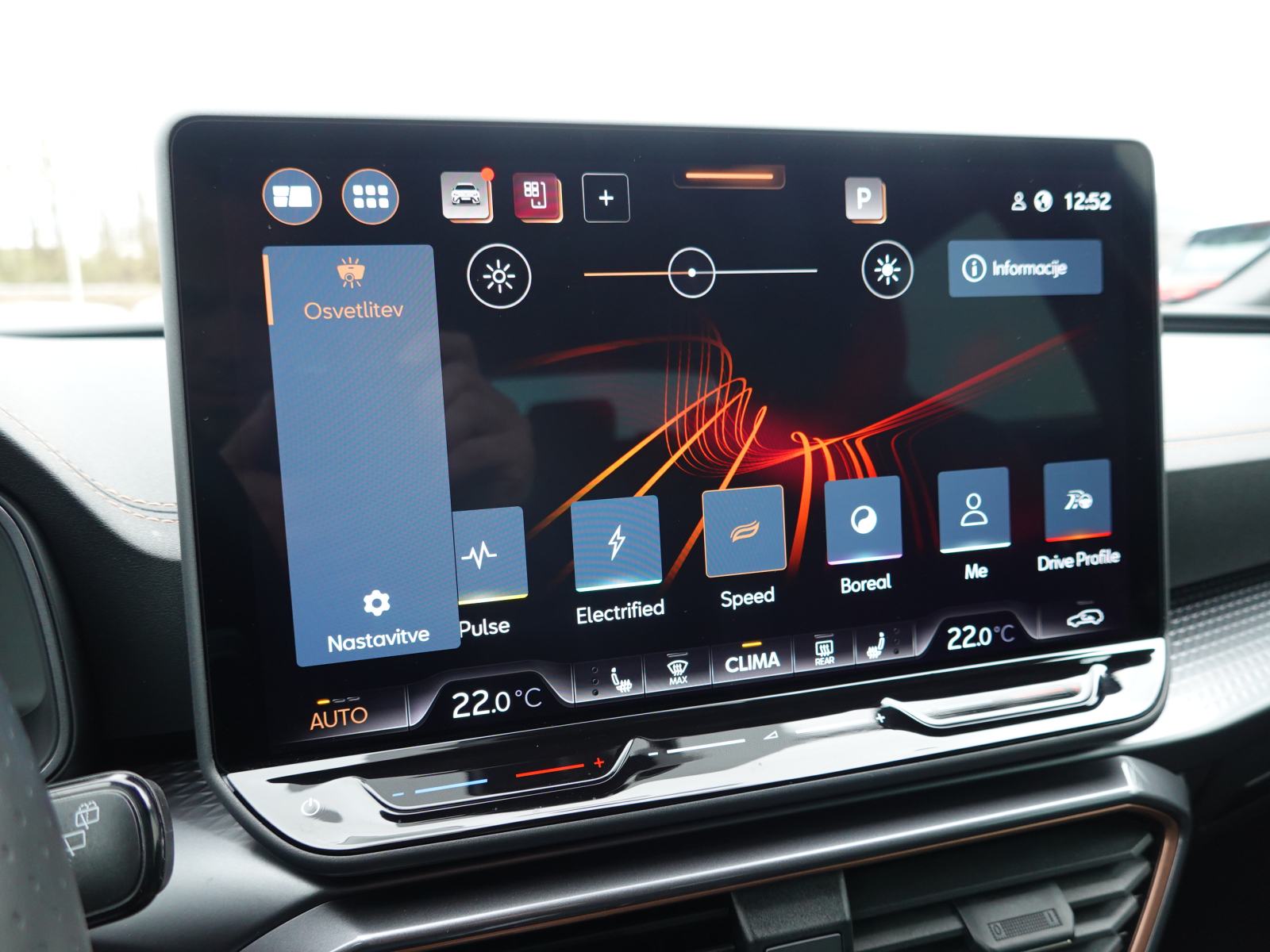 Cupra Leon 1.5 eTSI DSG+F1+LED+ACC+VIRTUAL+VZV.KAMERA+KEYLESS, fotografija 19