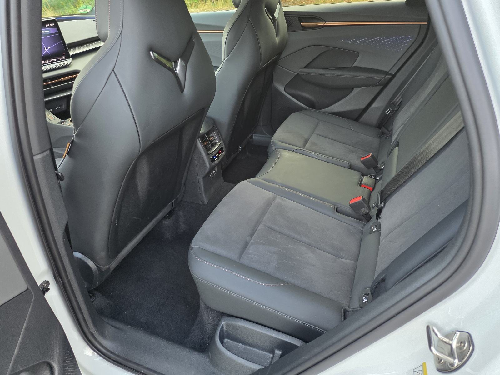 Cupra Terramar 1.5 eTSI DSG, 2025 god, 39000 km,P. Kamere,Navi,Head Up, fotografija 13