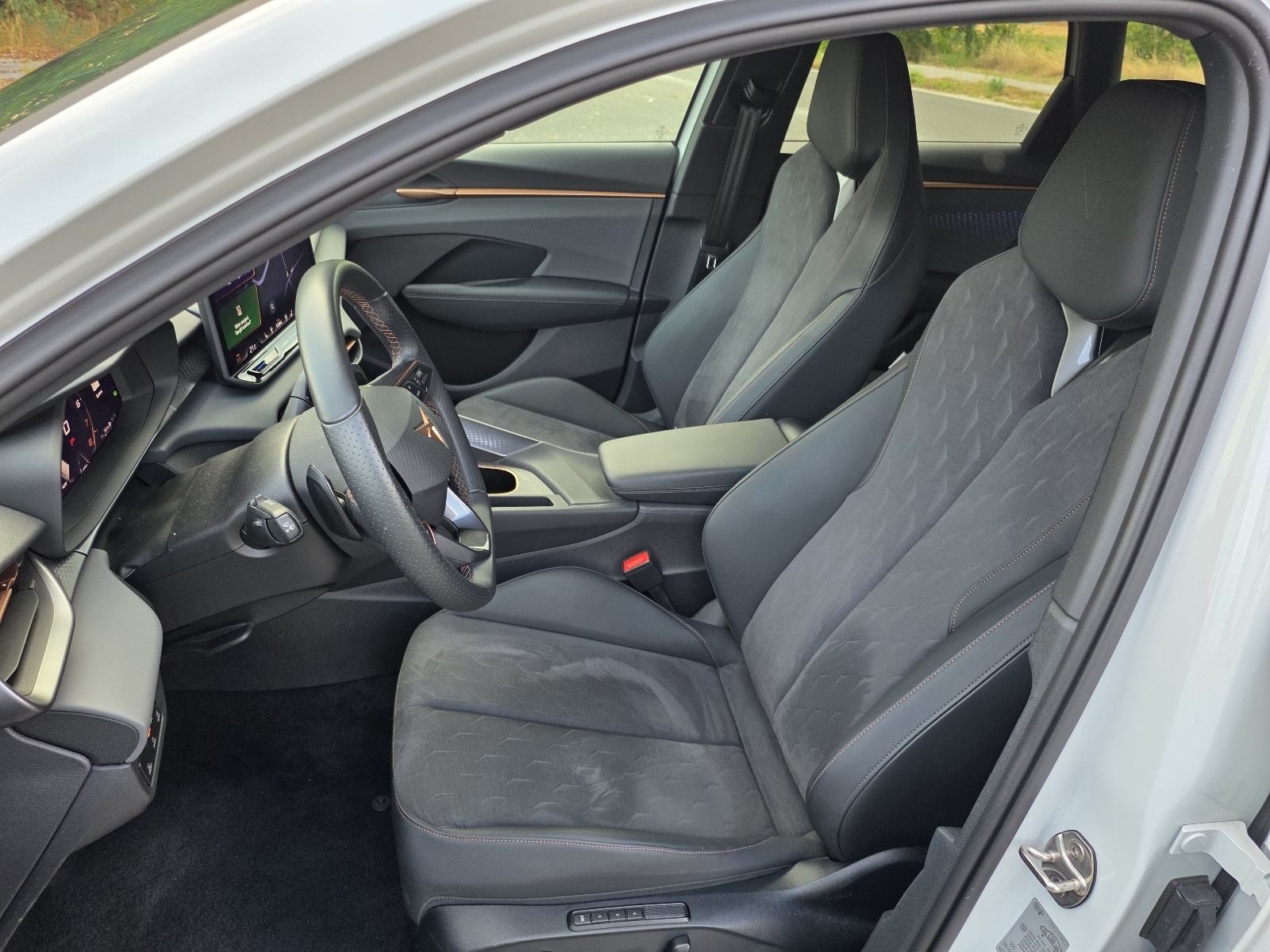 Cupra Terramar 1.5 eTSI DSG, 2025 god, 39000 km,P. Kamere,Navi,Head Up, fotografija 15