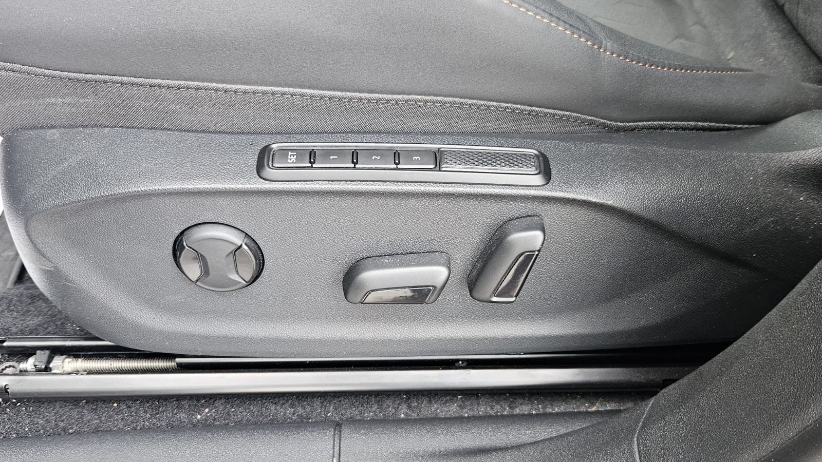 Cupra Terramar 2,0 TSi DSG 4Drive FULL HR auto 14200 km, fotografija 19
