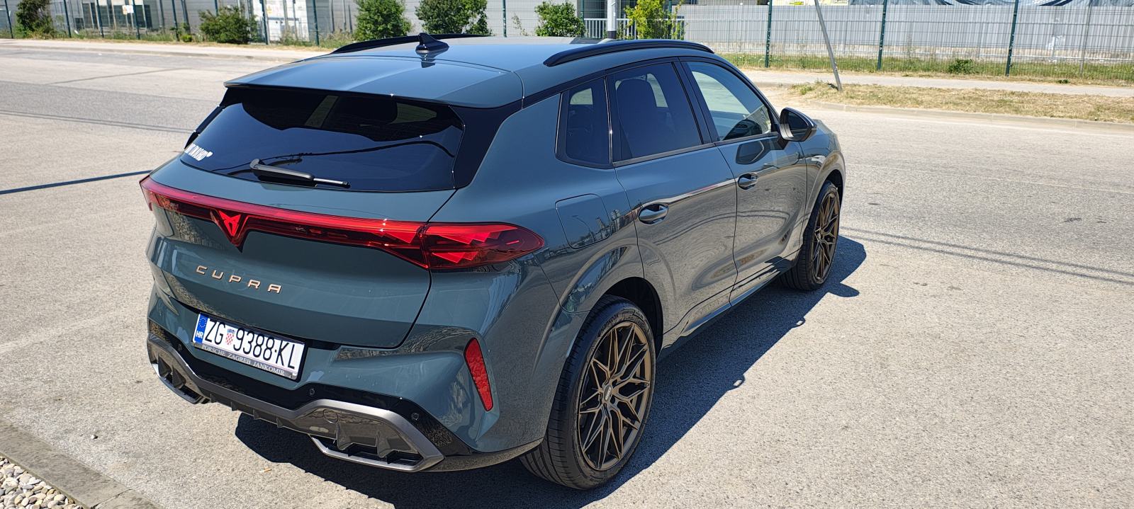 CUPRA Terramar 2.0 TSI DSG 4Drive 204 Ks Max sačuvan / 1. vlasnik, fotografija 3