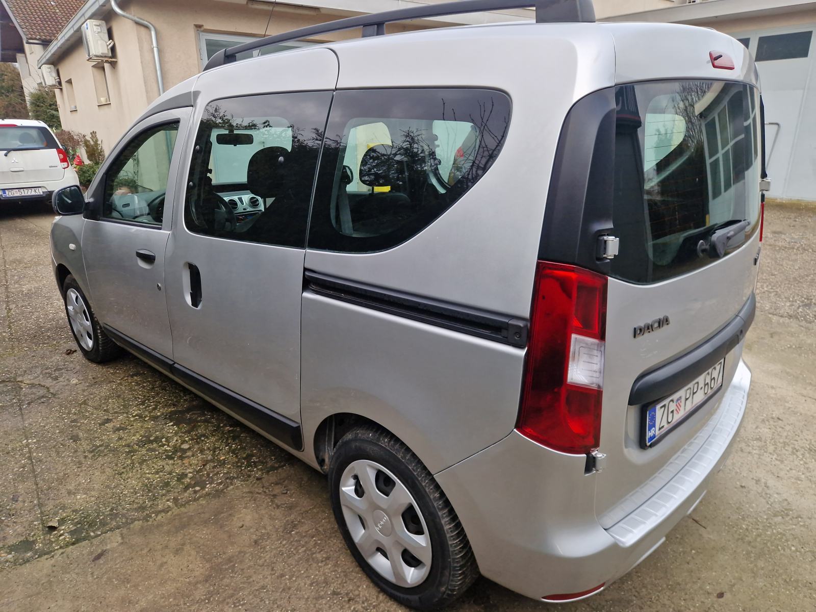 Dacia Dokker 1,5 dCi 75 KARTICE DO 36 MJ KAO NOV!!, fotografija 4